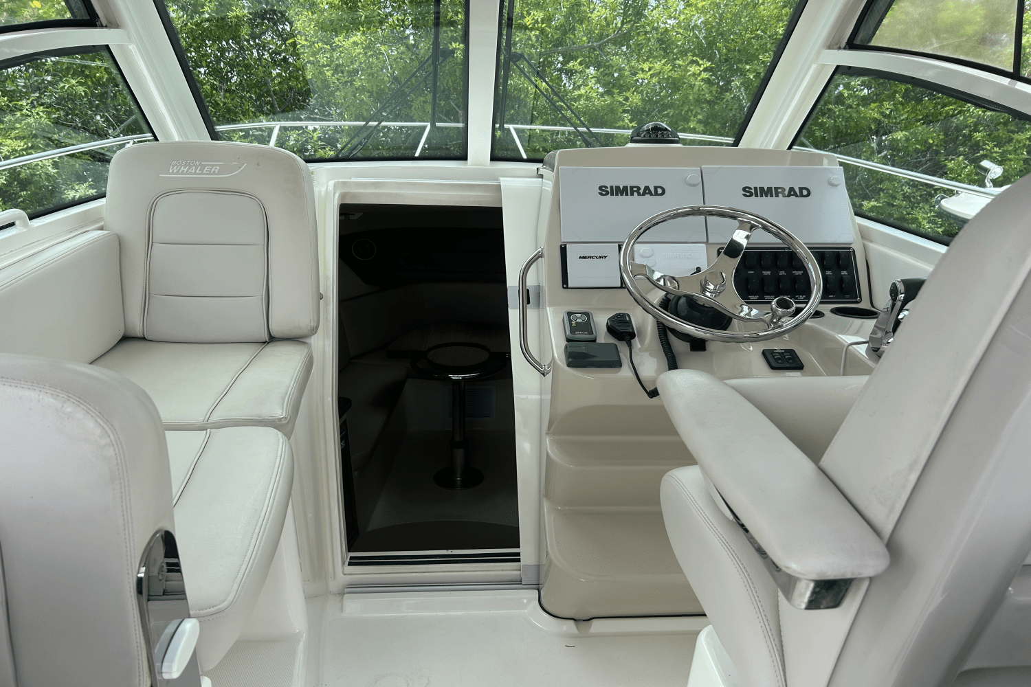 2018 Boston Whaler 285 Conquest Image Thumbnail #4