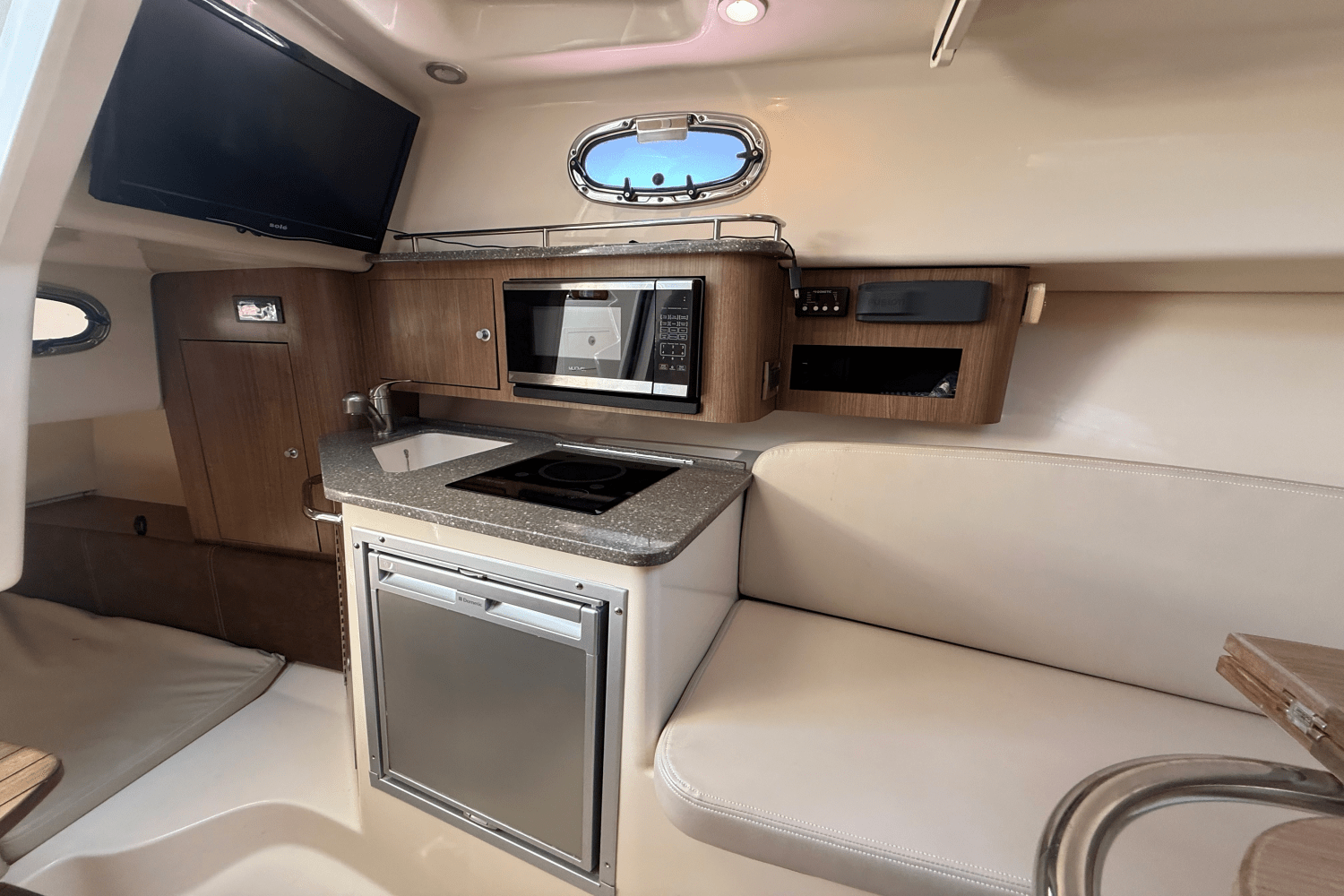 2018 Boston Whaler 285 Conquest Image Thumbnail #13