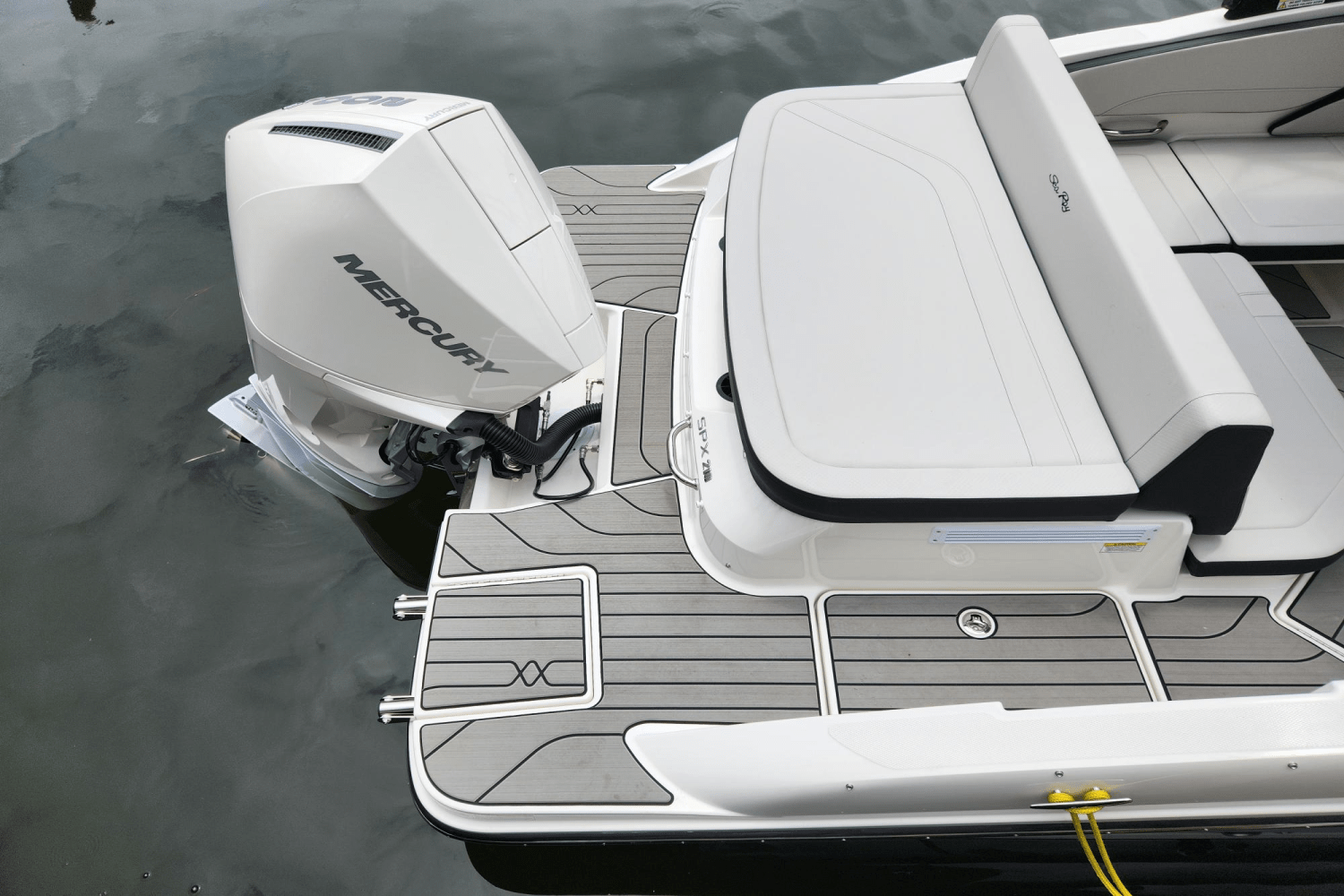 2025 Sea Ray SPX 210 Outboard Image Thumbnail #3