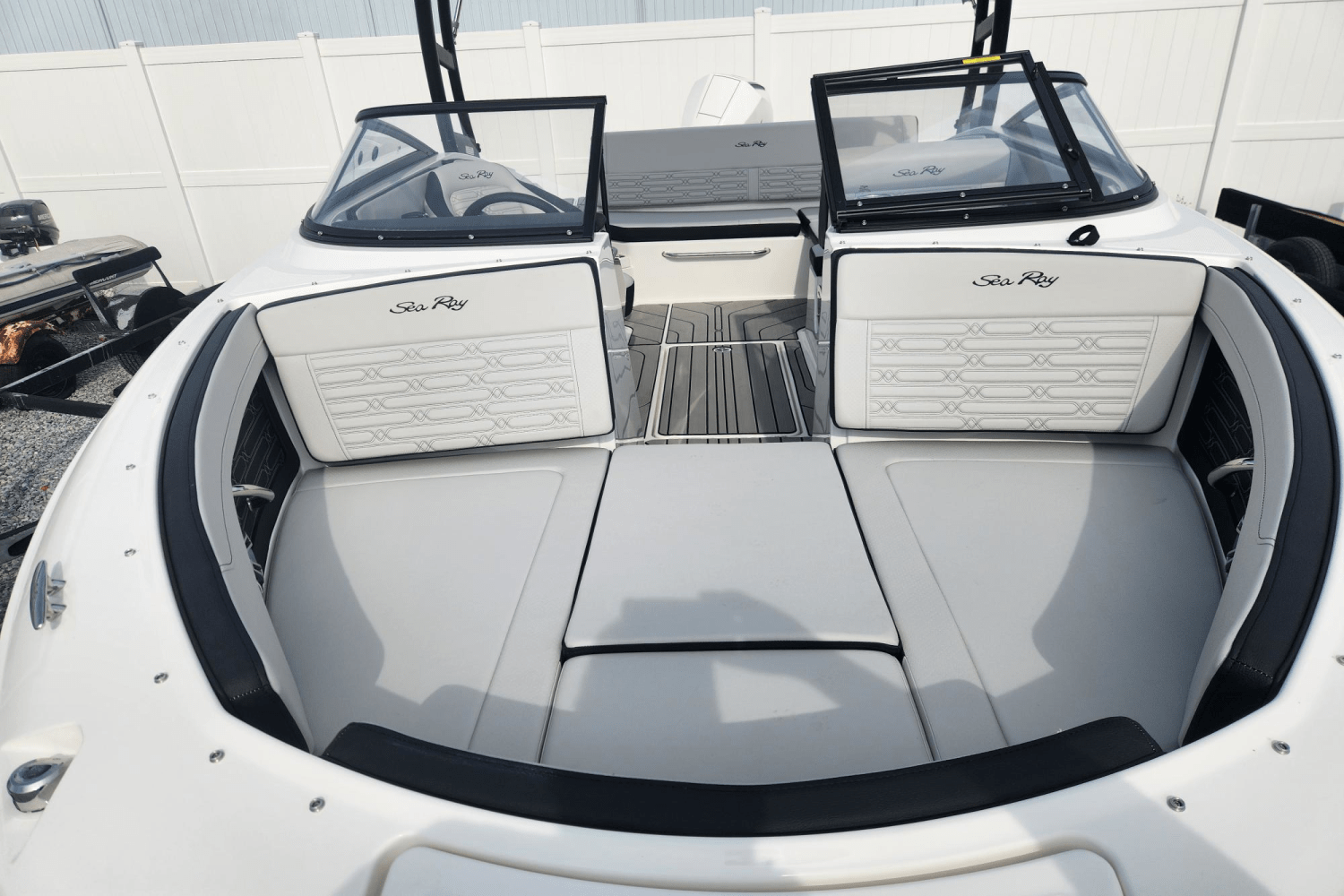 2025 Sea Ray SPX 210 Outboard Image Thumbnail #19
