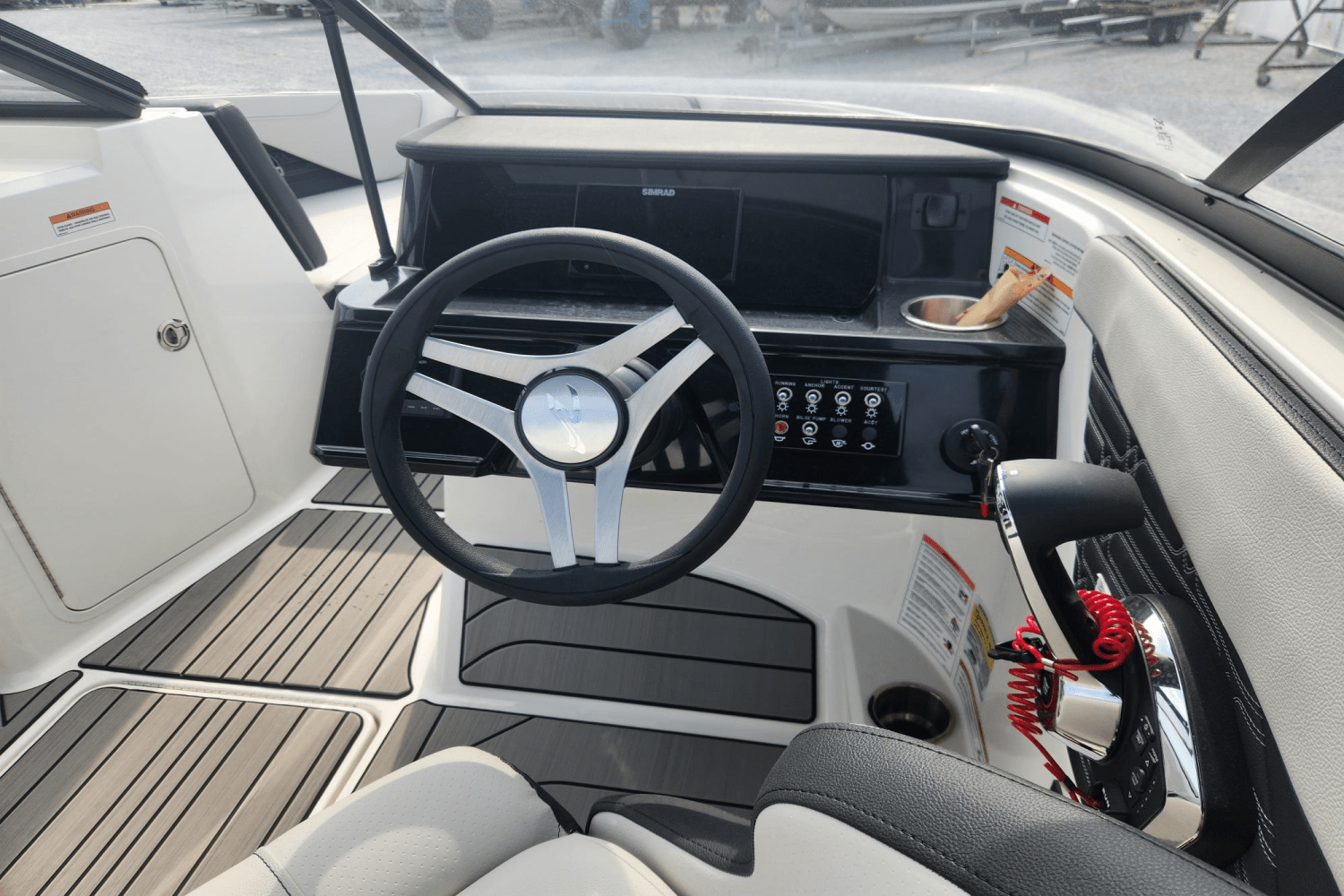 2025 Sea Ray SPX 210 Outboard Image Thumbnail #17