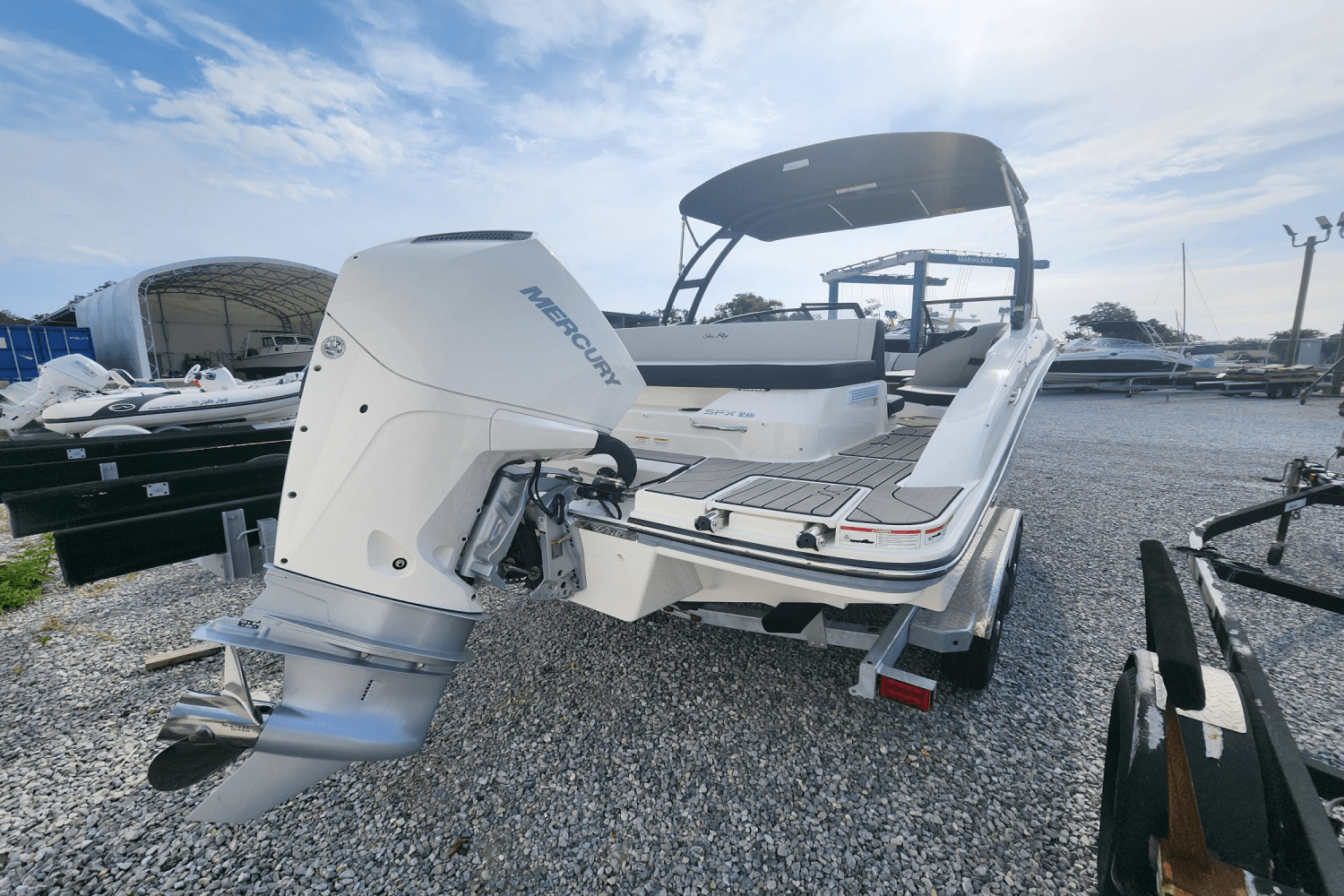 2025 Sea Ray SPX 210 Outboard Image Thumbnail #9