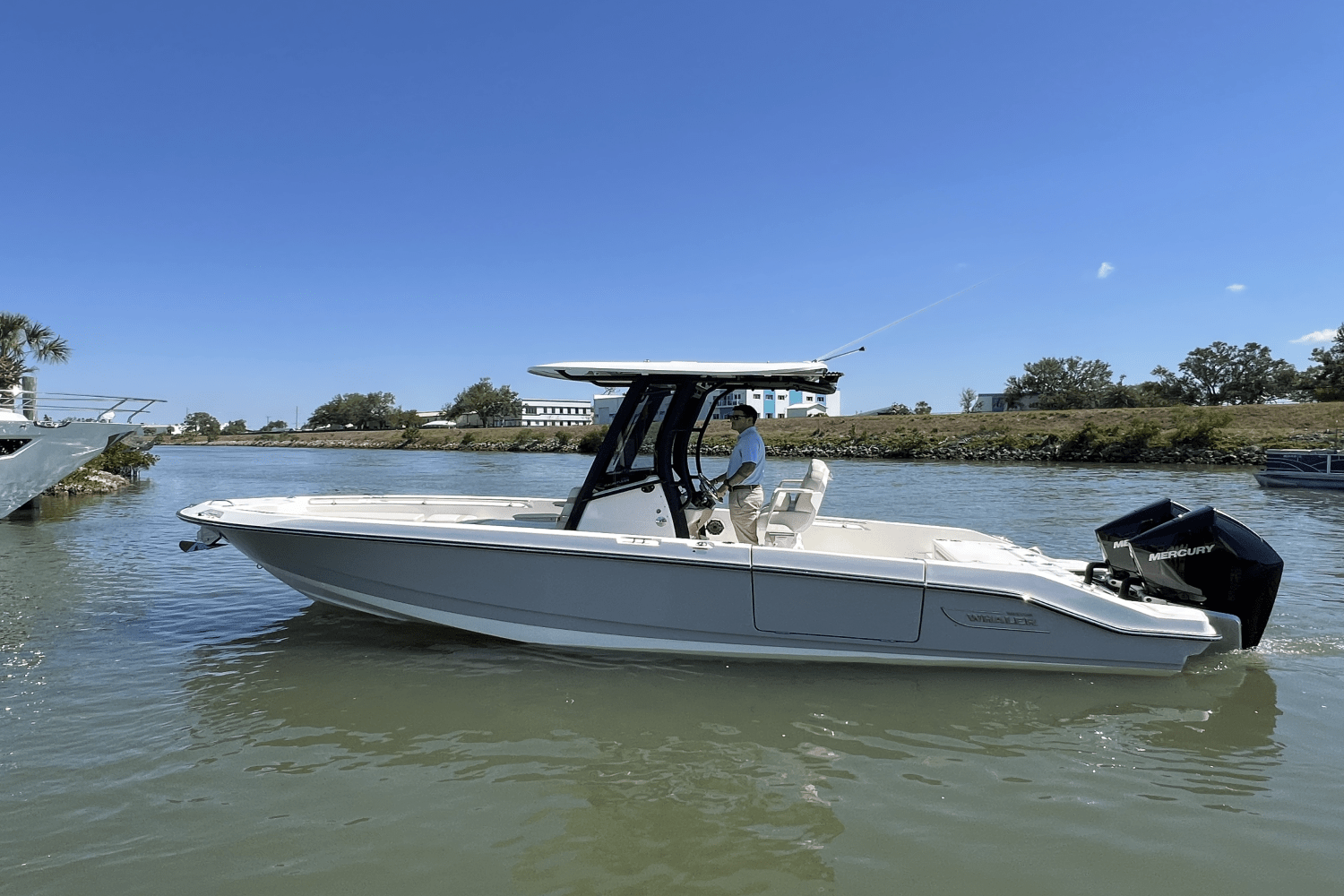 2025 Boston Whaler 280 Dauntless Image Thumbnail #3