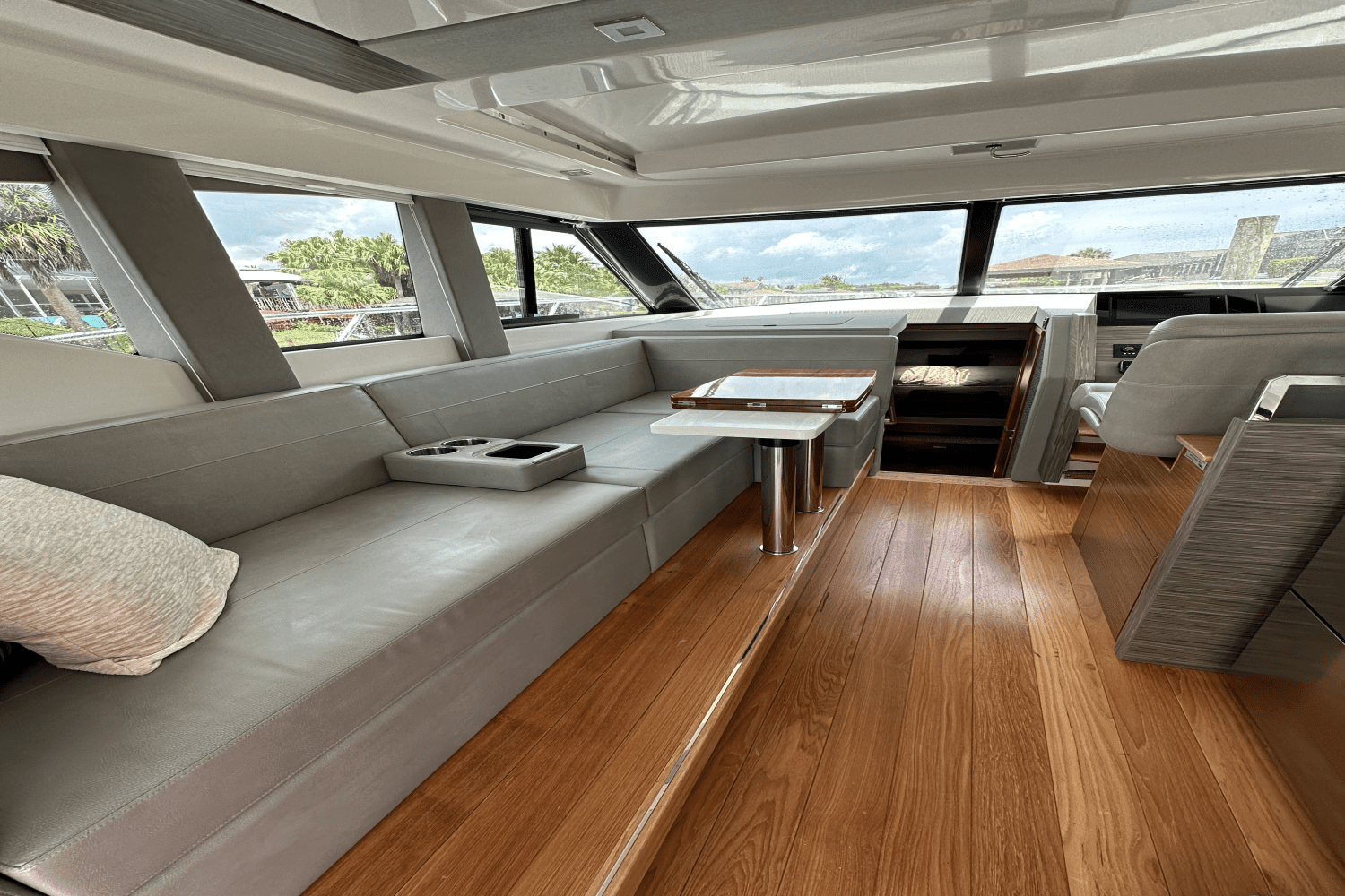 2019 Tiara Yachts 39 COUPE Image Thumbnail #5