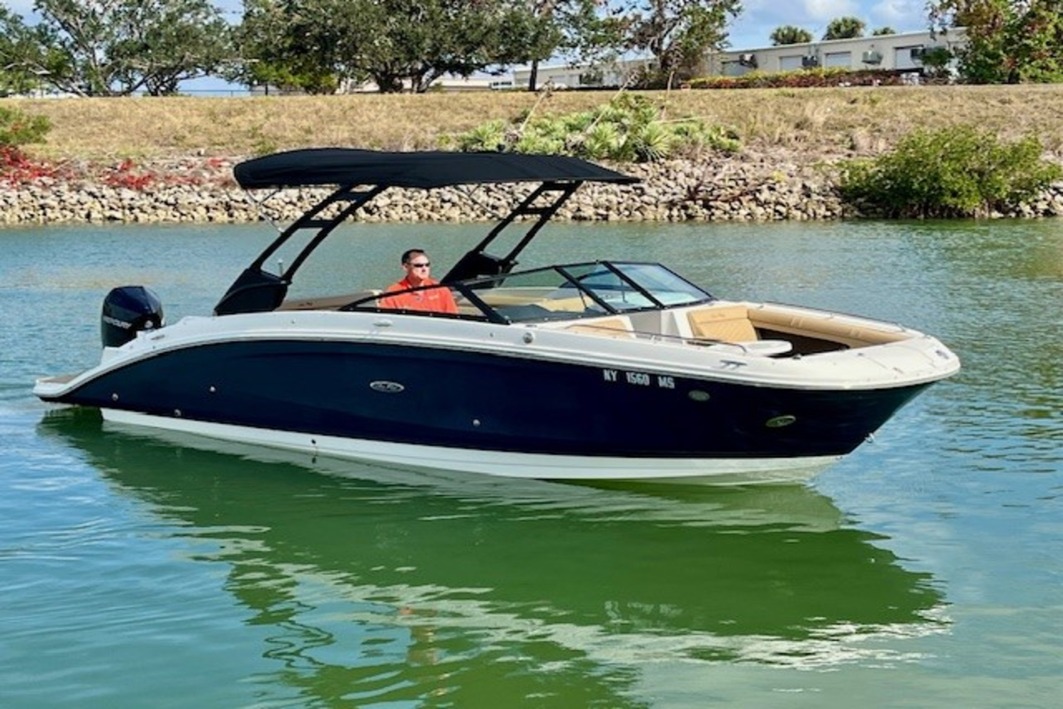 2021 Sea Ray 270 SDX-OB Image Thumbnail #2