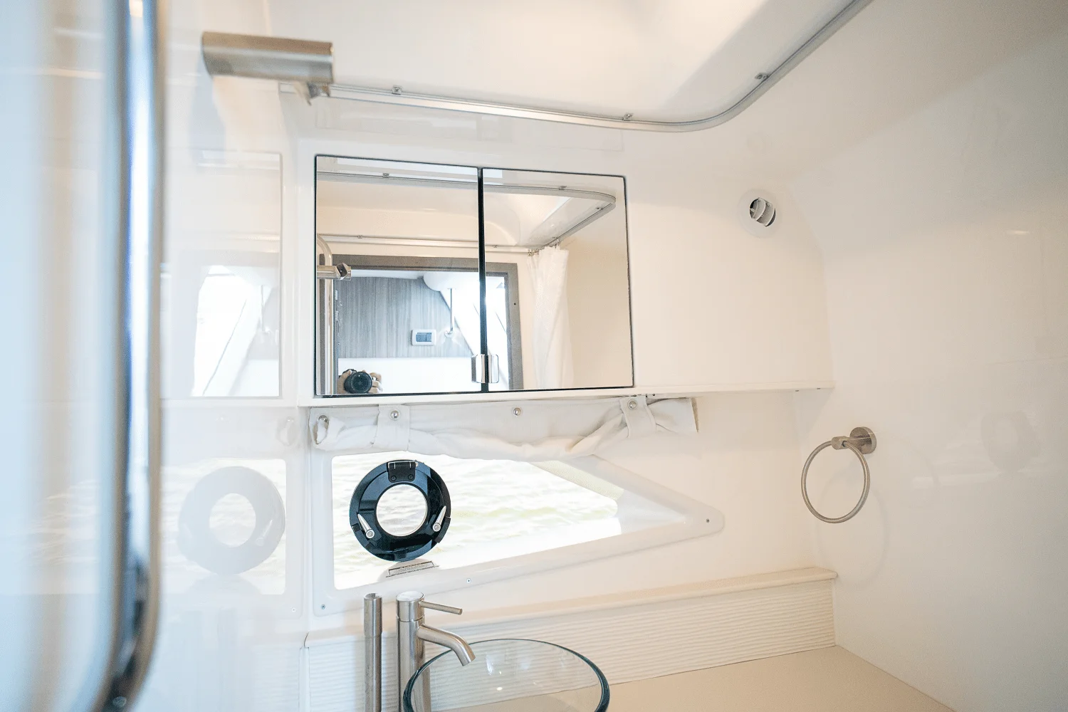 2026 Sea Ray Sundancer 320 Outboard Image Thumbnail #28