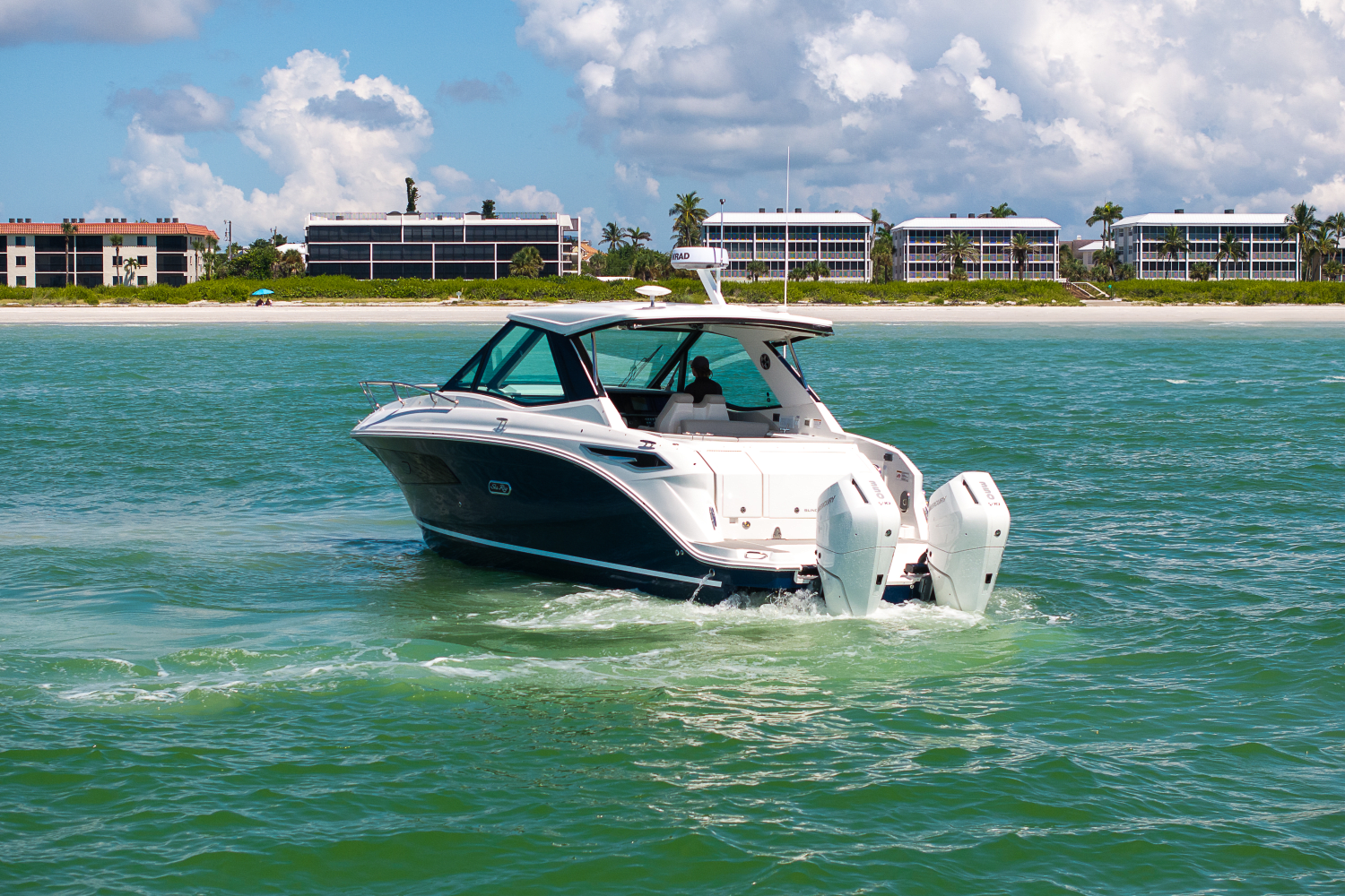 2026 Sea Ray Sundancer 320 Outboard Image Thumbnail #1