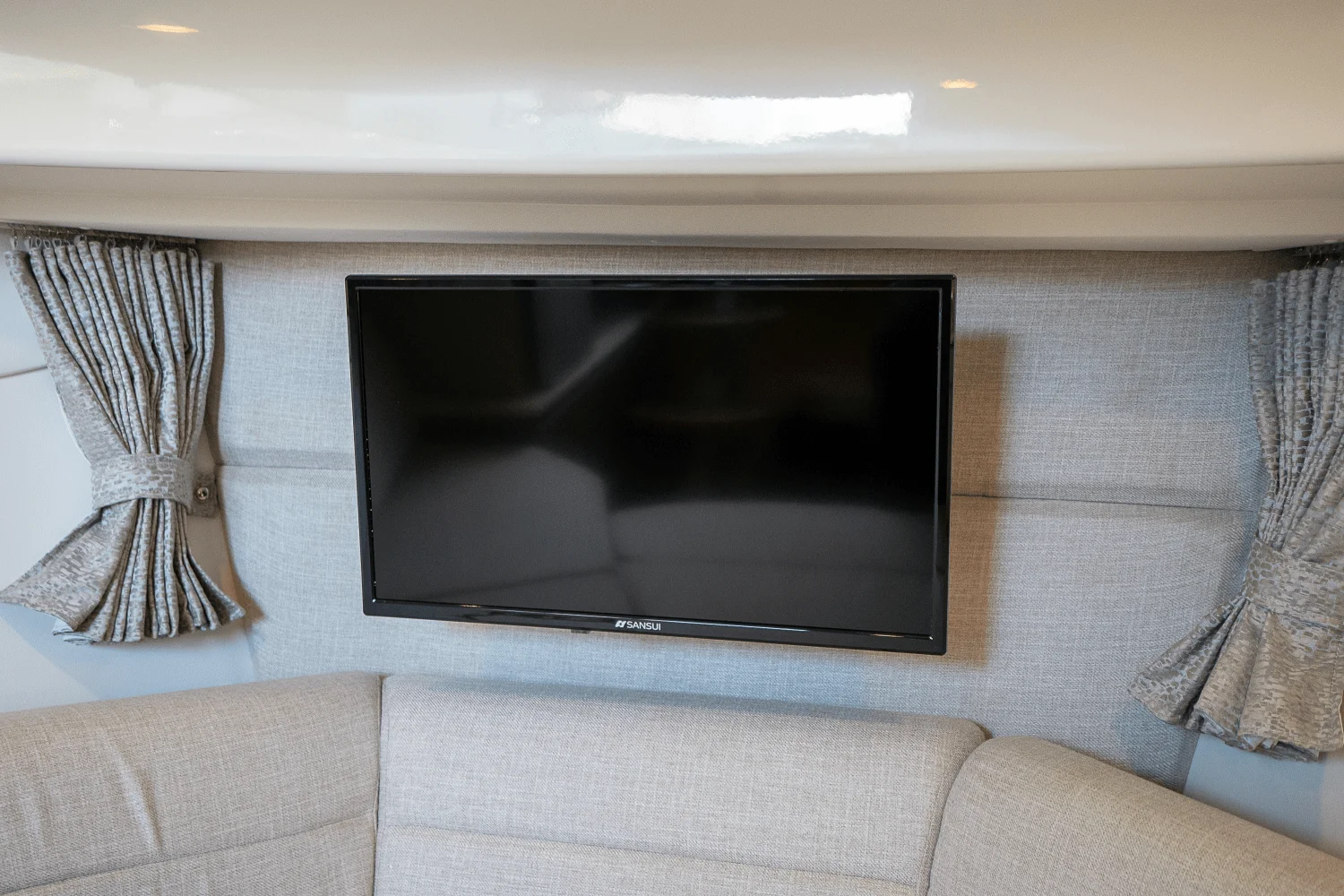 2026 Sea Ray Sundancer 320 Outboard Image Thumbnail #25