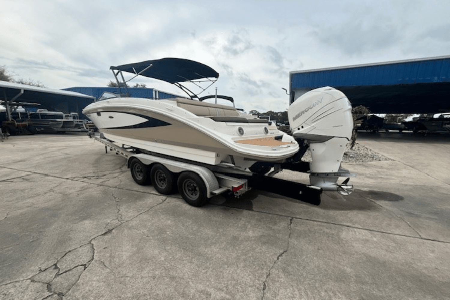 2017 Sea Ray 270 SDX OUTBOARD Image Thumbnail #6