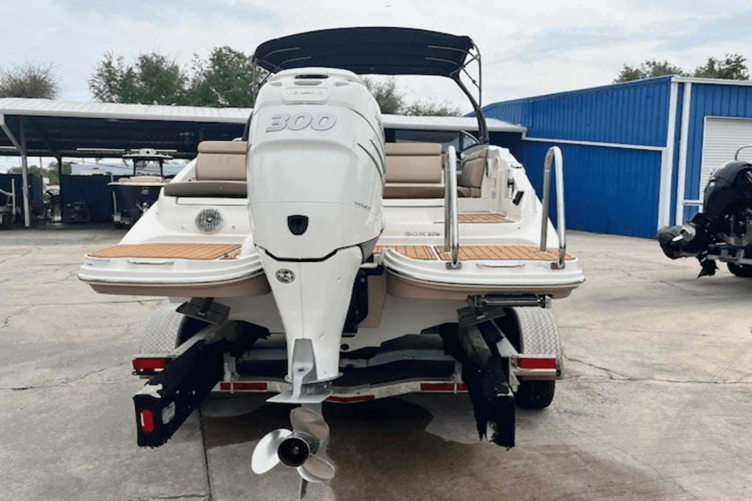 2017 Sea Ray 270 SDX OUTBOARD Image Thumbnail #2