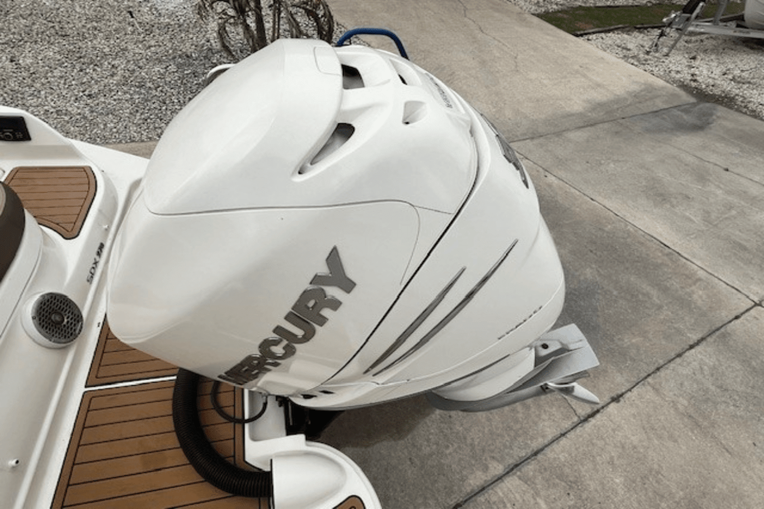 2017 Sea Ray 270 SDX OUTBOARD Image Thumbnail #32