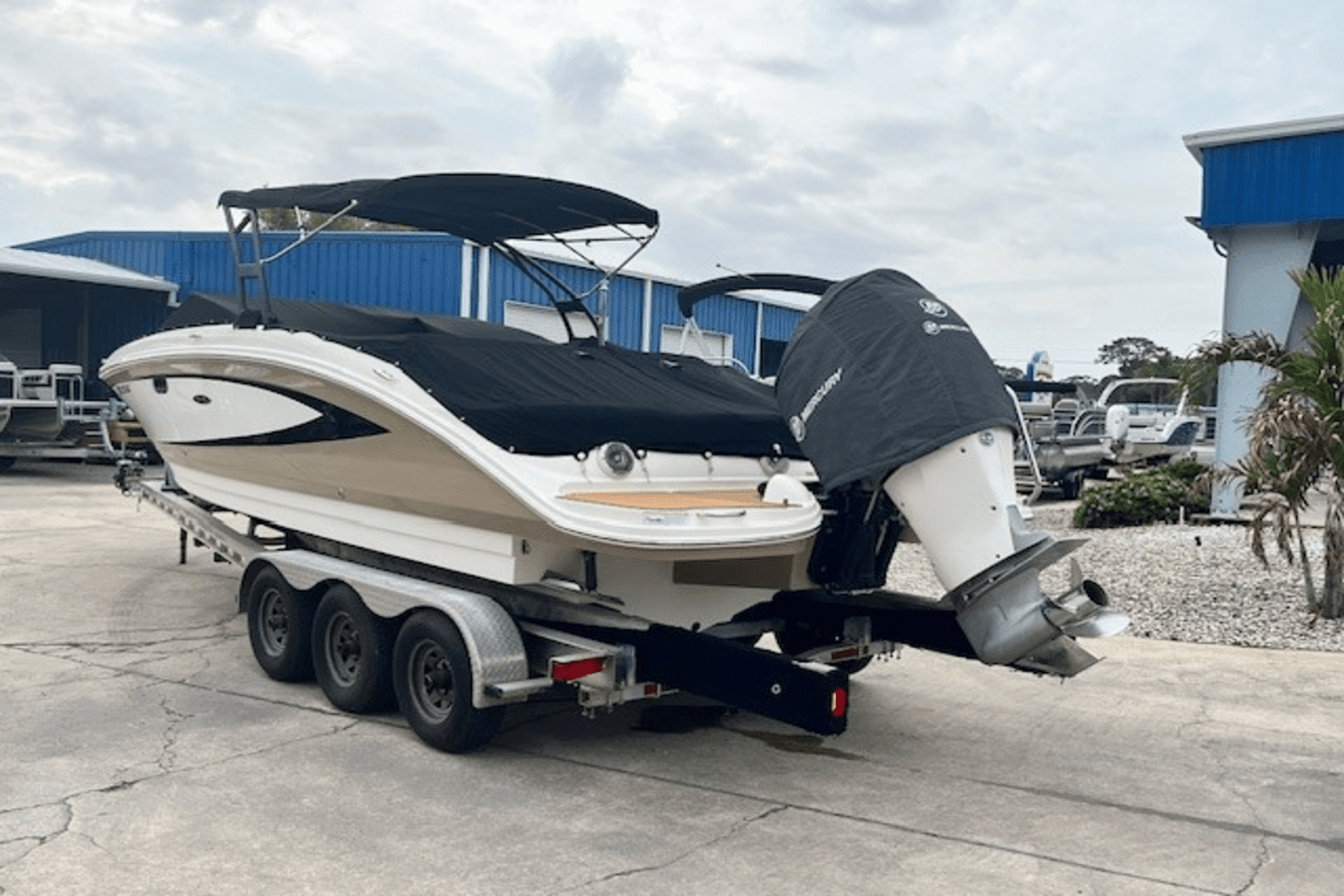 2017 Sea Ray 270 SDX OUTBOARD Image Thumbnail #7