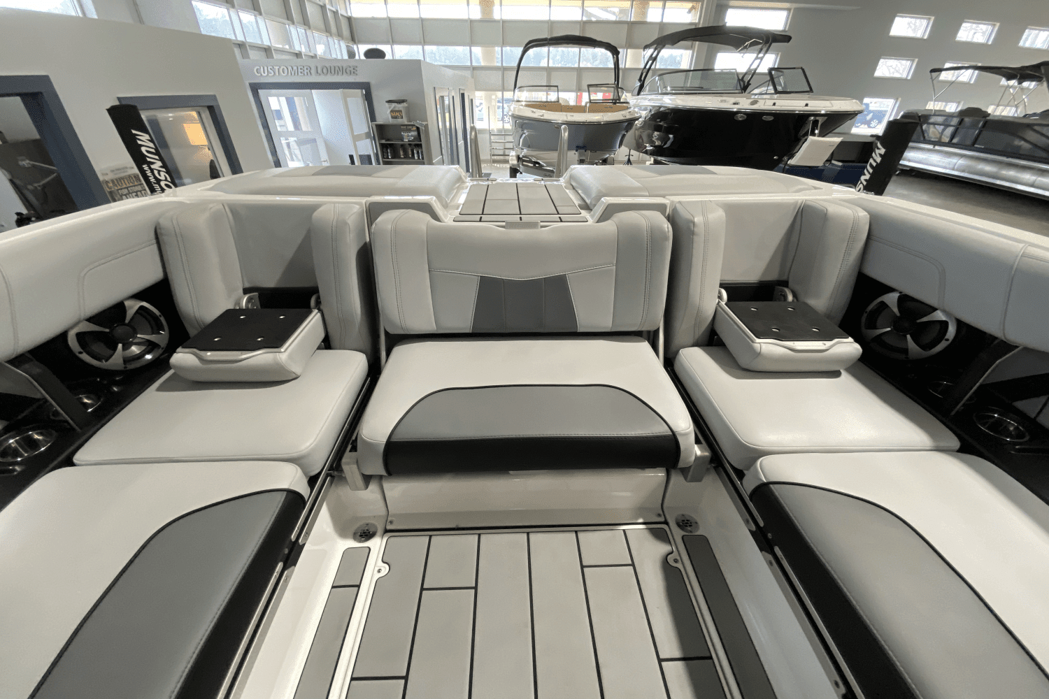 2021 Malibu Boats 24MXZ Image Thumbnail #18