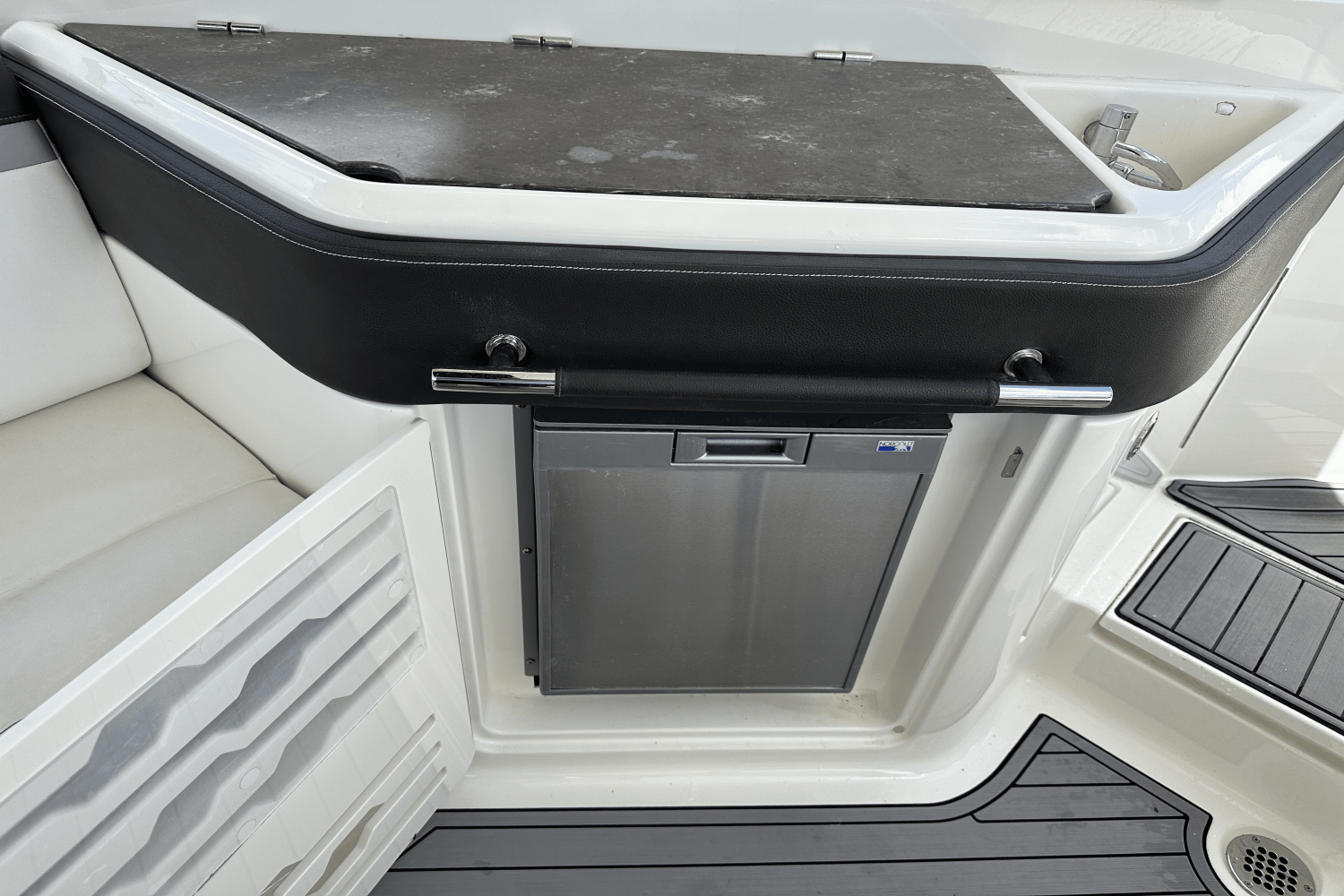 2017 Sea Ray 310 SLX OB Image Thumbnail #15