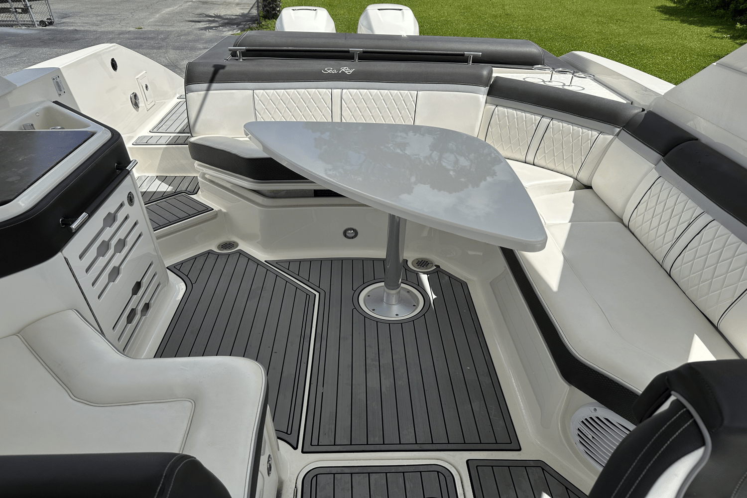 2017 Sea Ray 310 SLX OB Image Thumbnail #17