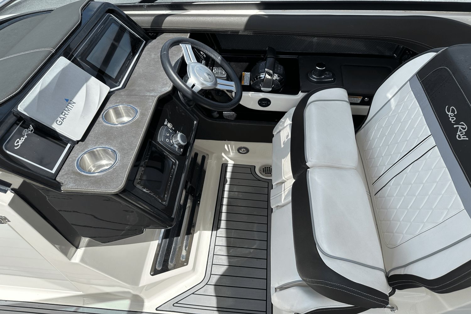 2017 Sea Ray 310 SLX OB Image Thumbnail #13