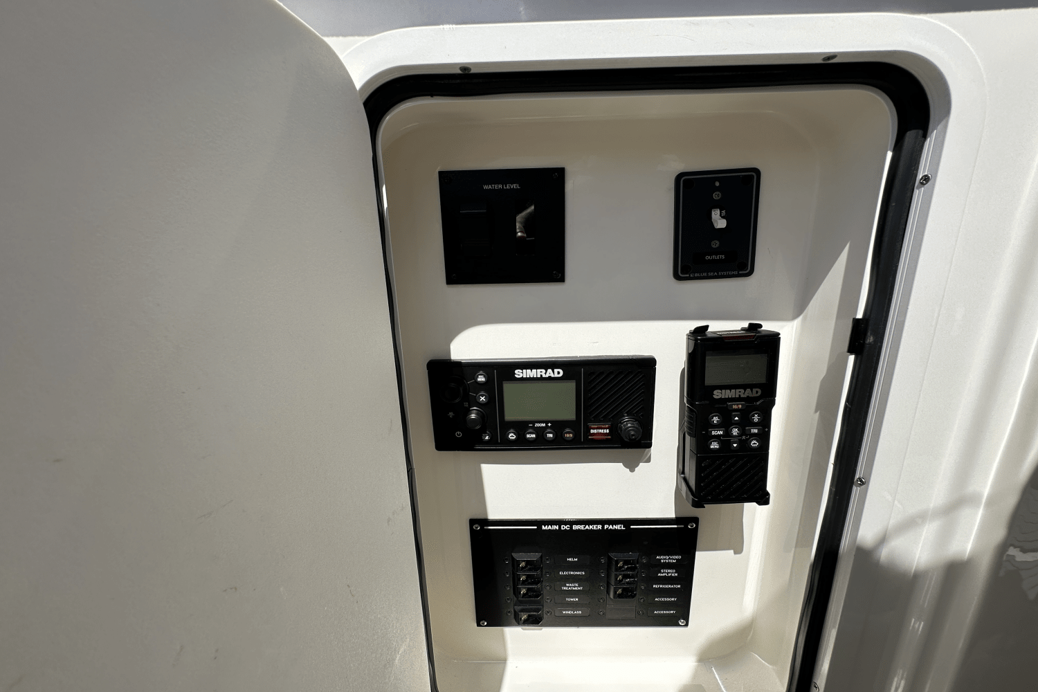 2017 Sea Ray 310 SLX OB Image Thumbnail #11