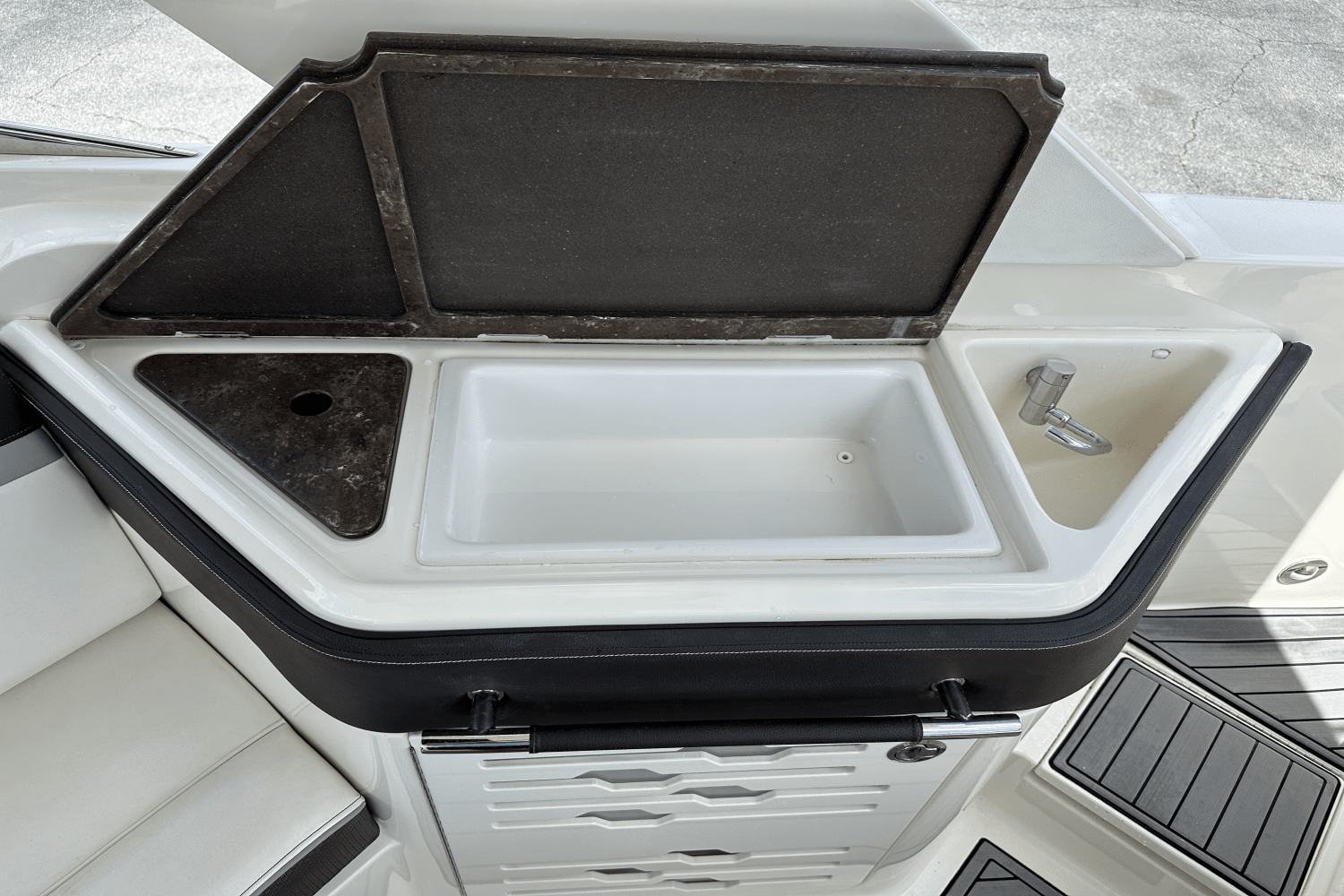 2017 Sea Ray 310 SLX OB Image Thumbnail #14
