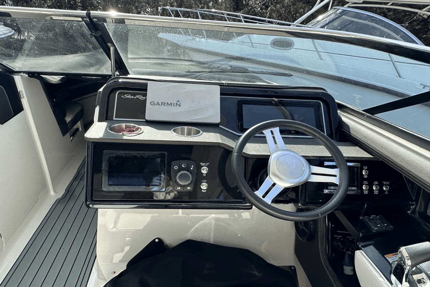 2017 Sea Ray 310 SLX OB Image Thumbnail #12