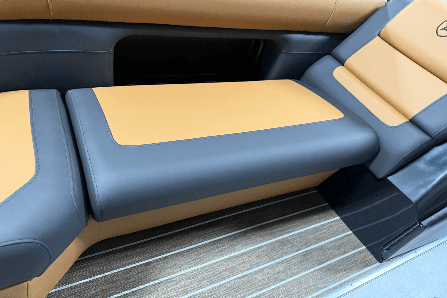 2025 Premier 230 Sunsation Image Thumbnail #26