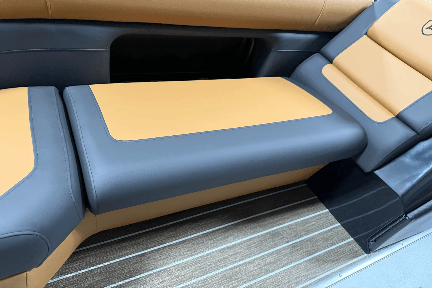 2025 Premier 230 Sunsation Image Thumbnail #26