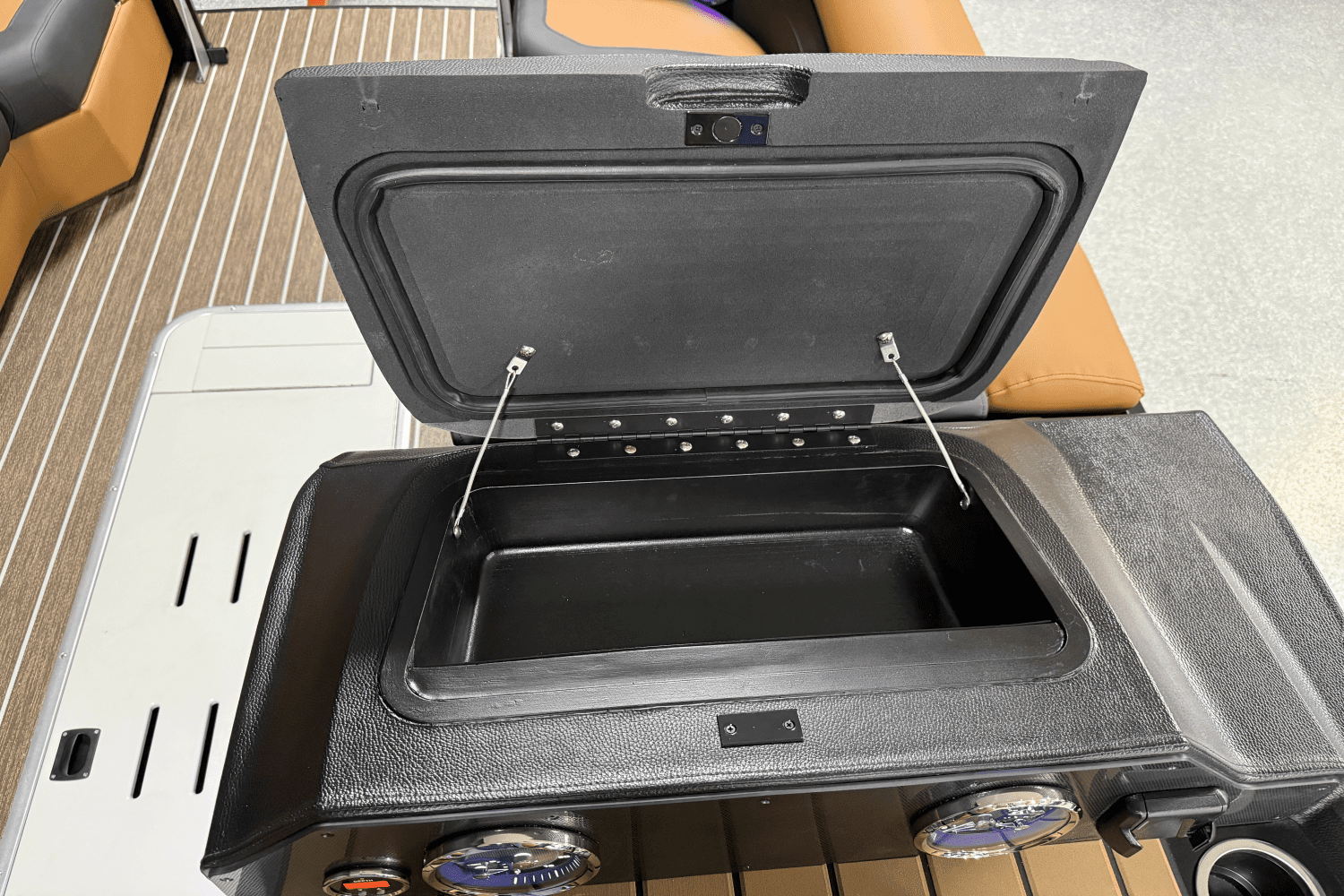 2025 Premier 230 Sunsation Image Thumbnail #58