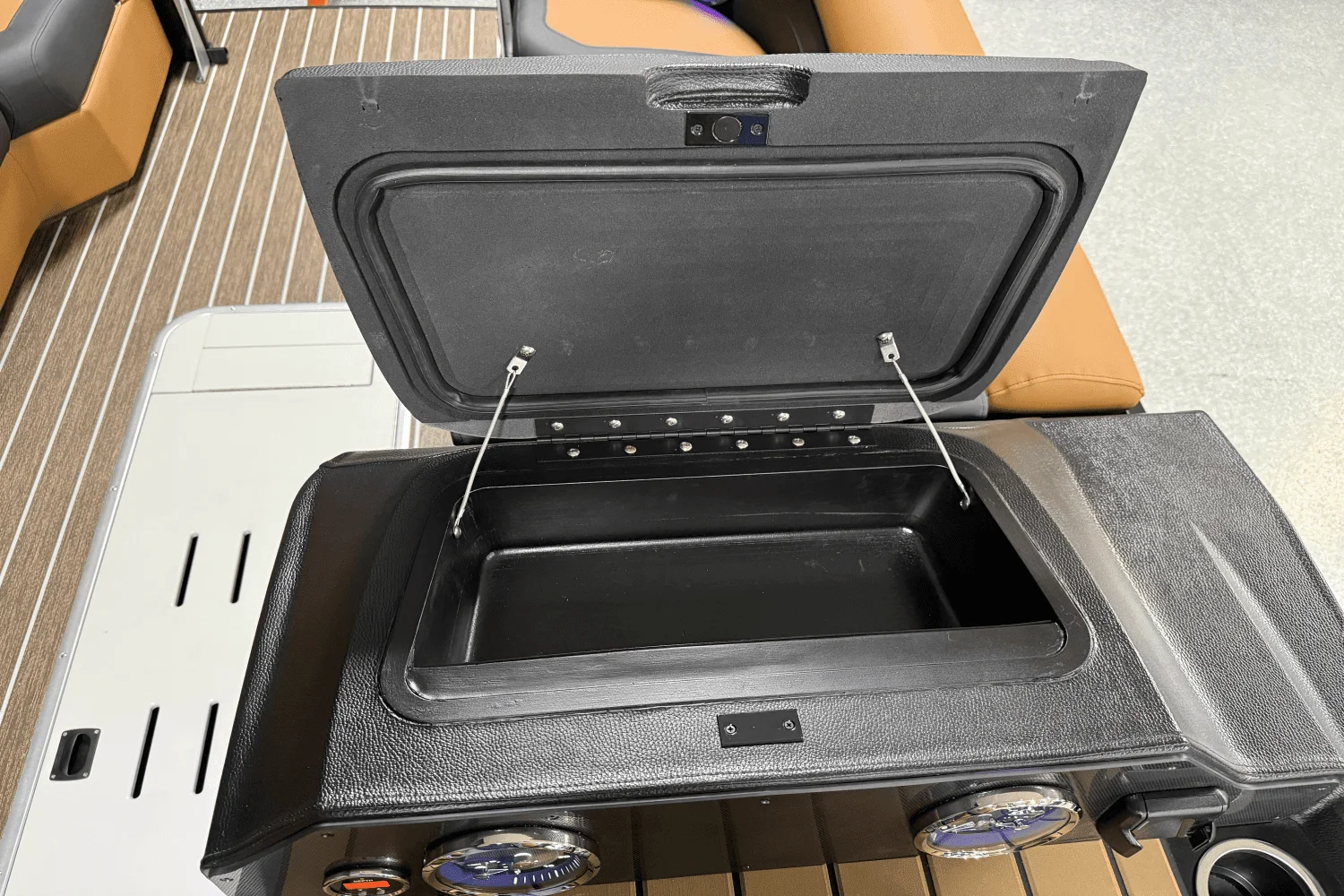 2025 Premier 230 Sunsation Image Thumbnail #58