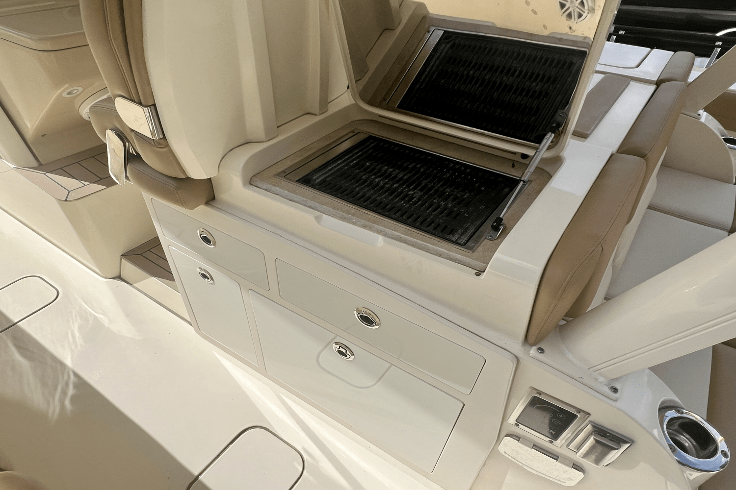 2016 Scout 420 LXF Image Thumbnail #9