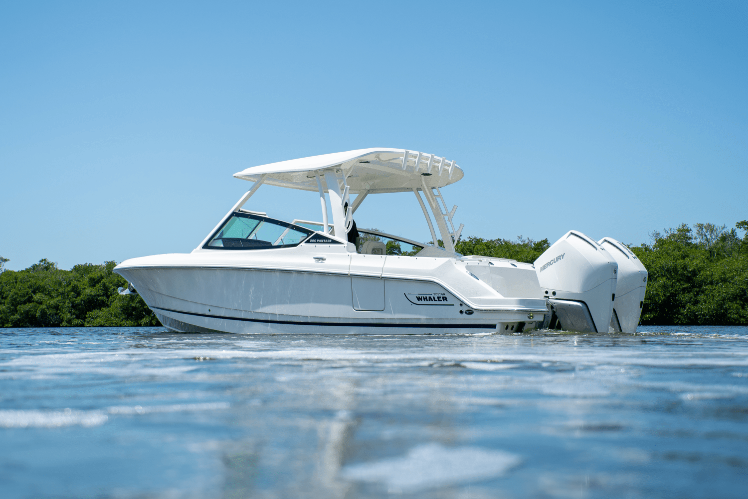 2025 Boston Whaler 280 Vantage Image Thumbnail #1