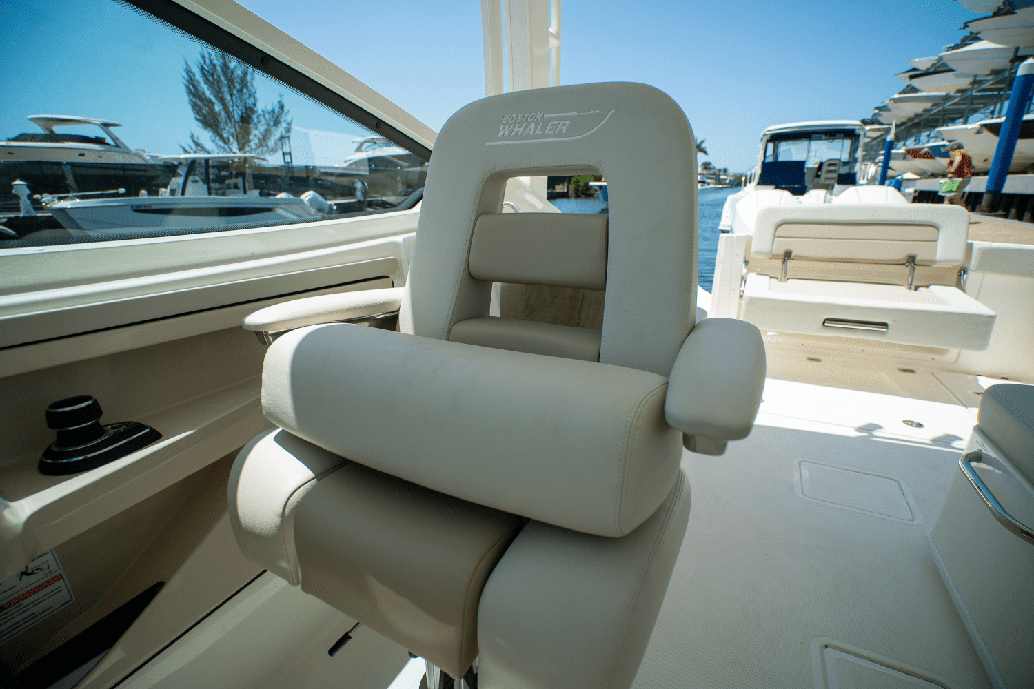 2025 Boston Whaler 280 Vantage Image Thumbnail #15
