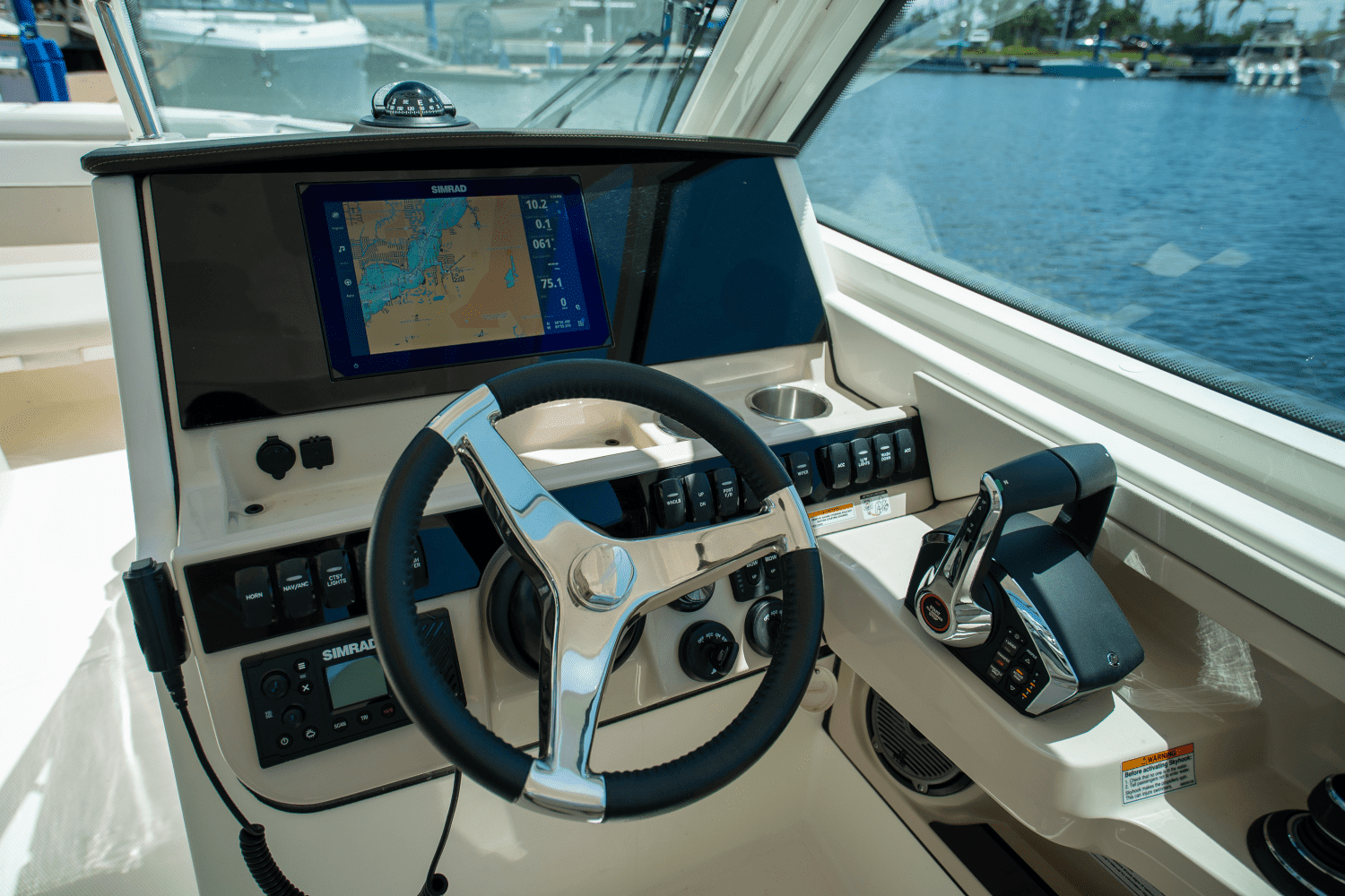 2025 Boston Whaler 280 Vantage Image Thumbnail #14