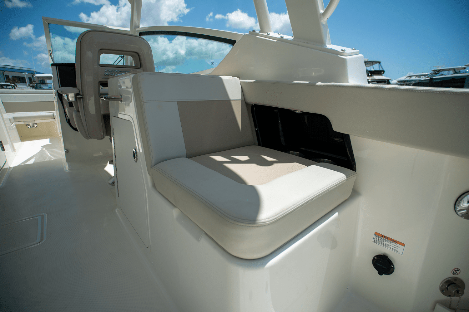 2025 Boston Whaler 280 Vantage Image Thumbnail #8