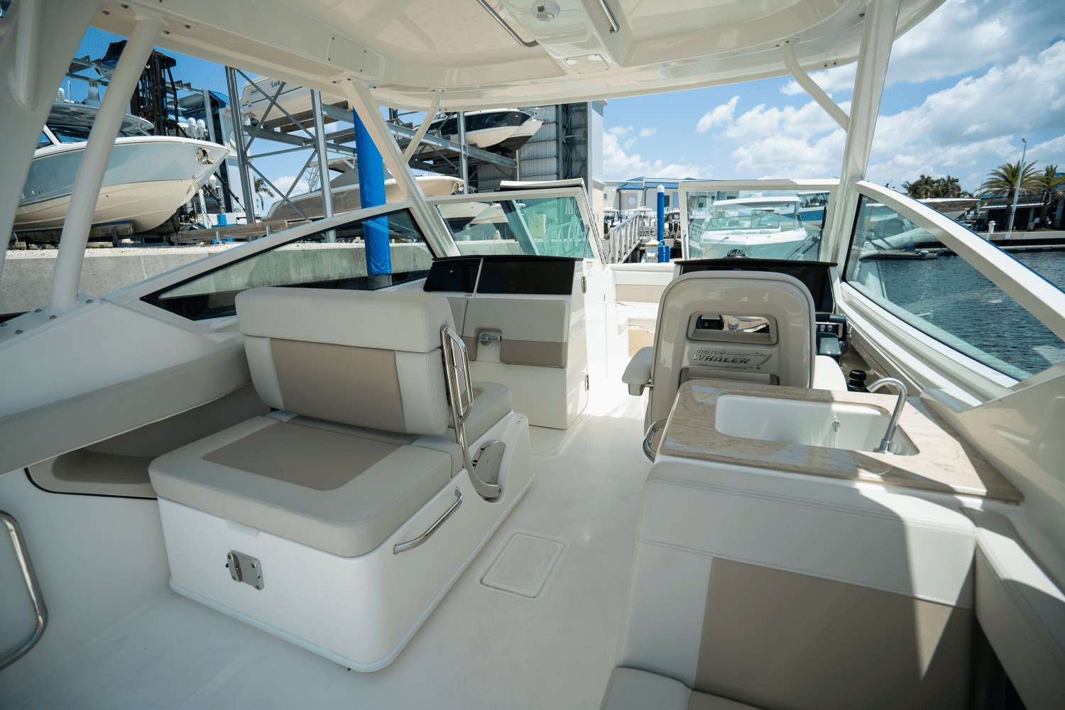 2025 Boston Whaler 280 Vantage Image Thumbnail #10
