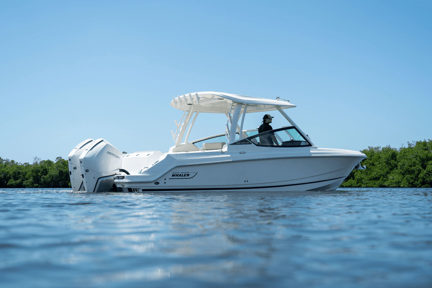 2025 Boston Whaler 280 Vantage Image Thumbnail #3