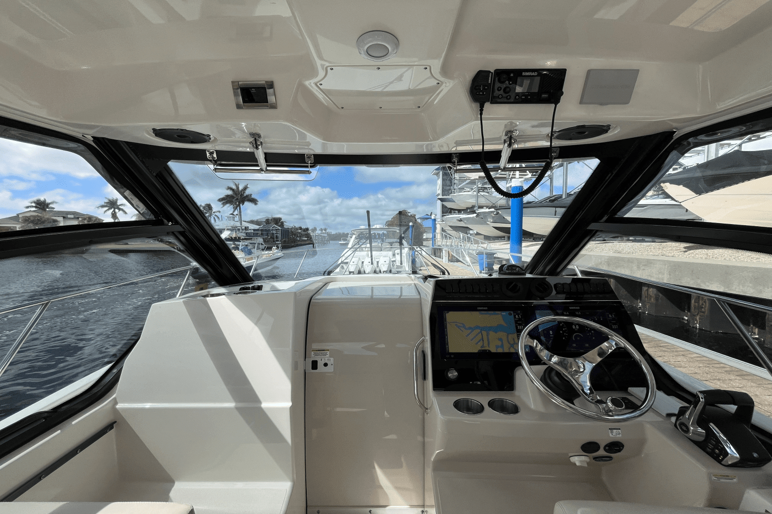 2023 Boston Whaler 325 CONQUEST Image Thumbnail #28