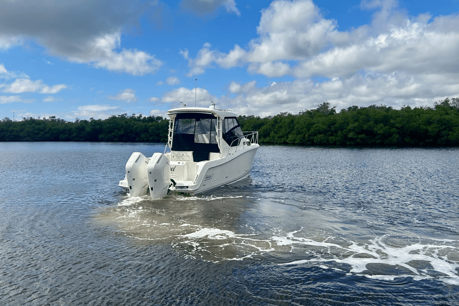 2023 Boston Whaler 325 CONQUEST Image Thumbnail #1