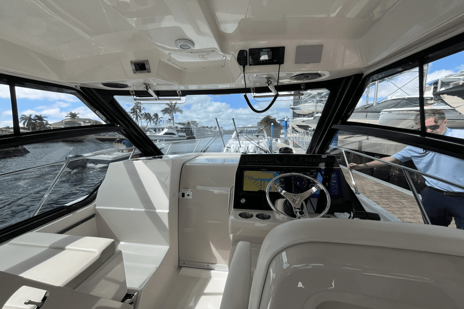 2023 Boston Whaler 325 CONQUEST Image Thumbnail #27