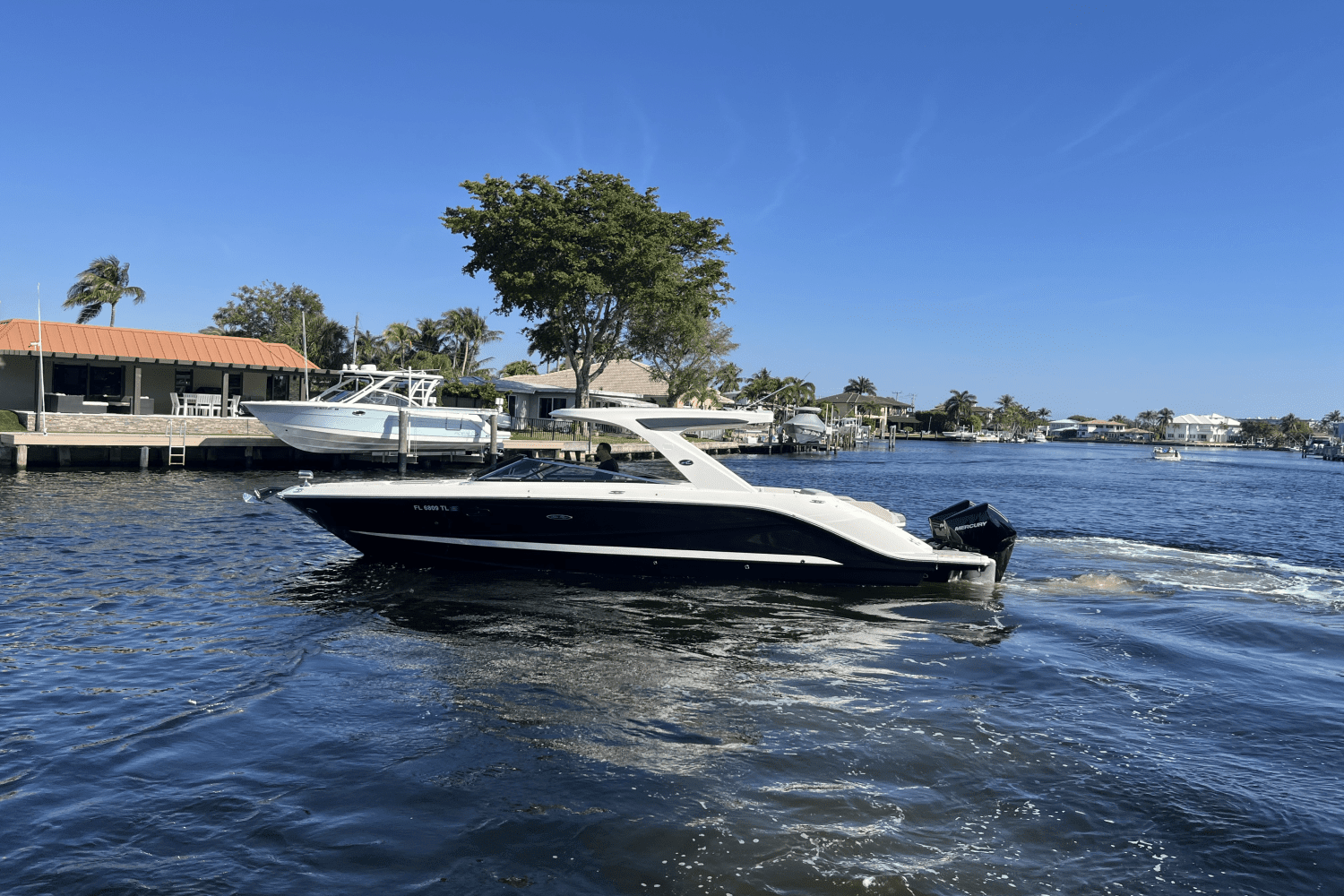 2023 Sea Ray 310 SLX OUTBOARD Image Thumbnail #3