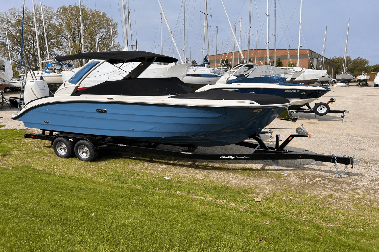 2025 Sea Ray SDX 270 Outboard Image Thumbnail #1