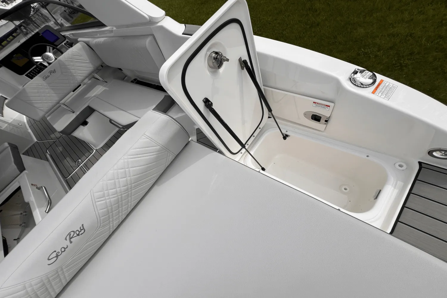 2025 Sea Ray SDX 270 Outboard Image Thumbnail #14