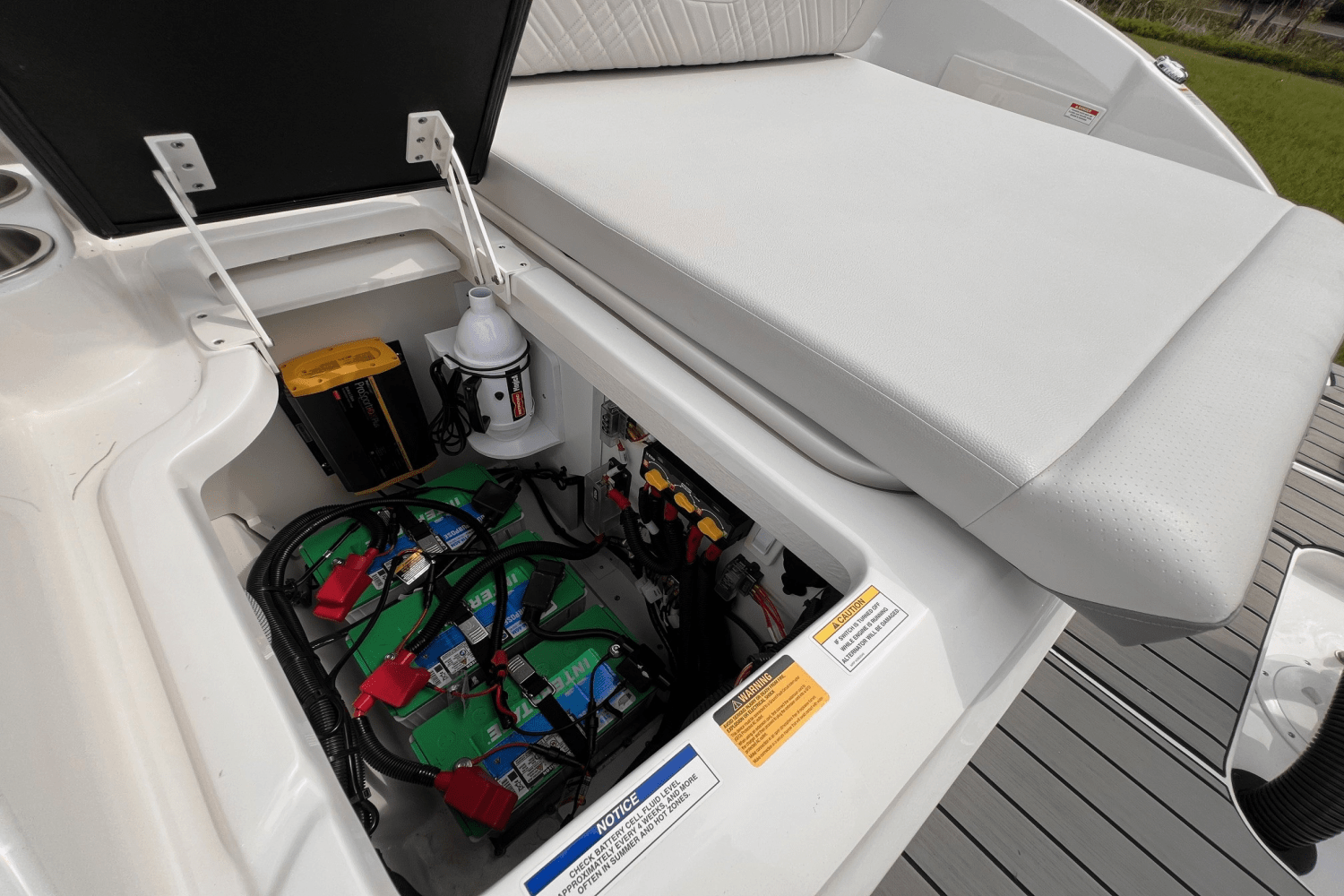 2025 Sea Ray SDX 270 Outboard Image Thumbnail #33