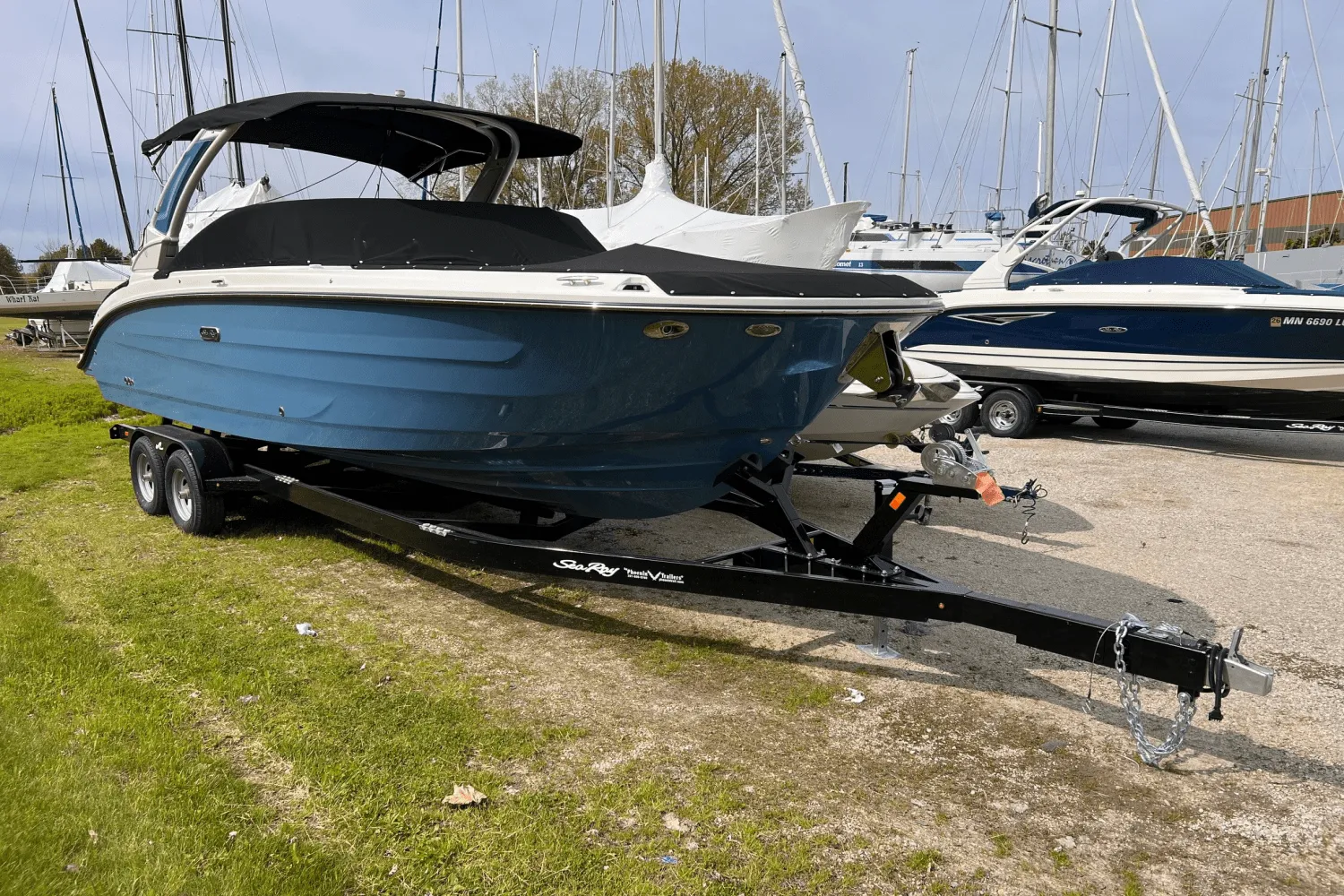 2025 Sea Ray SDX 270 Outboard Image Thumbnail #5