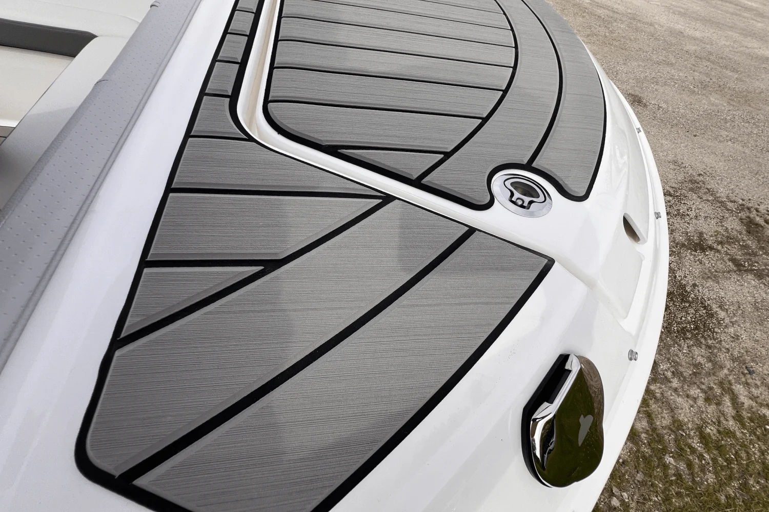 2025 Sea Ray SDX 270 Outboard Image Thumbnail #18