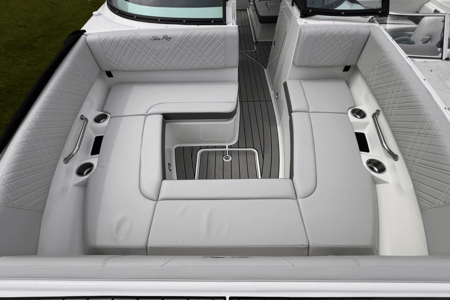 2025 Sea Ray SDX 270 Outboard Image Thumbnail #19