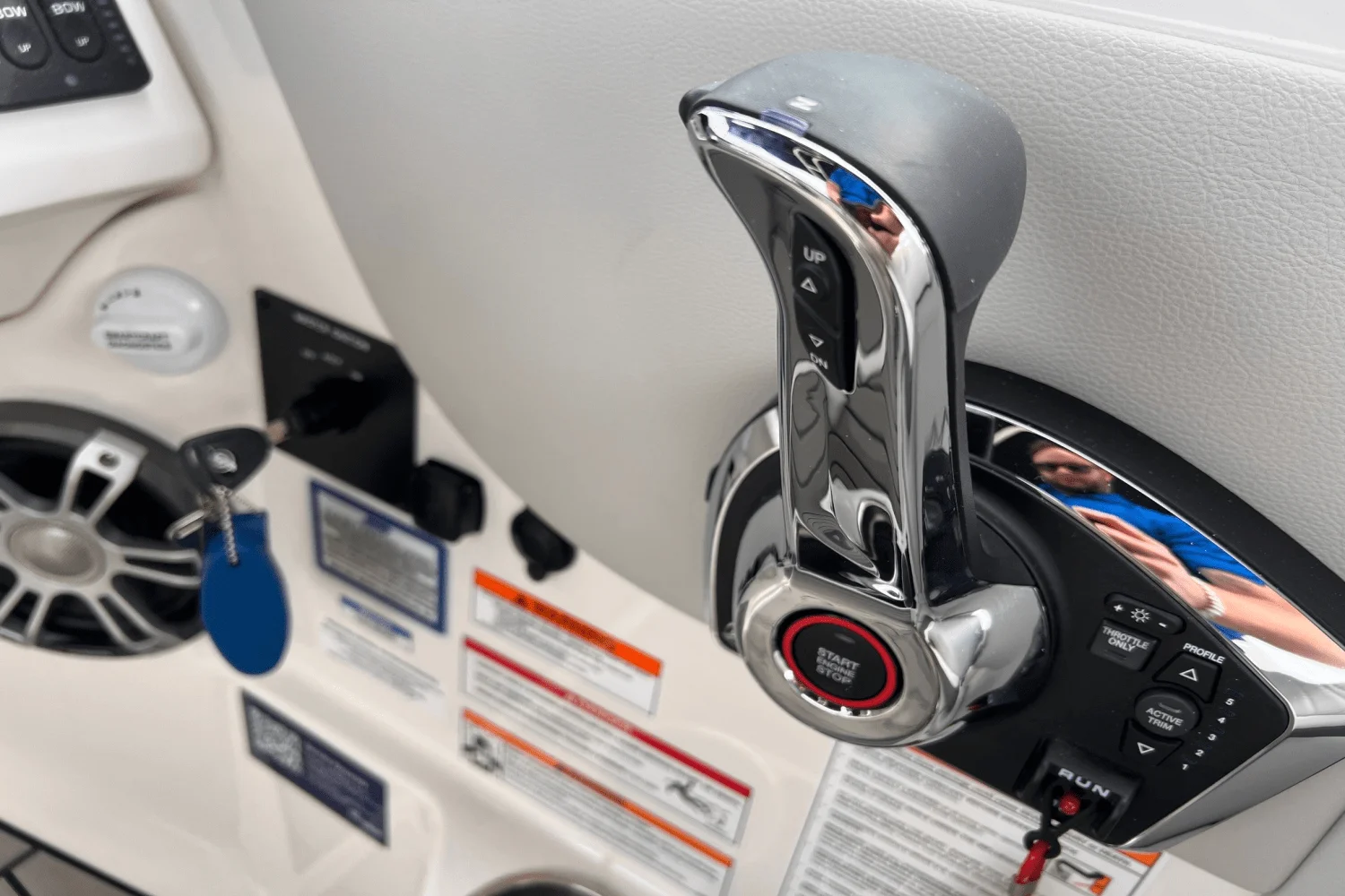 2025 Sea Ray SDX 270 Outboard Image Thumbnail #22