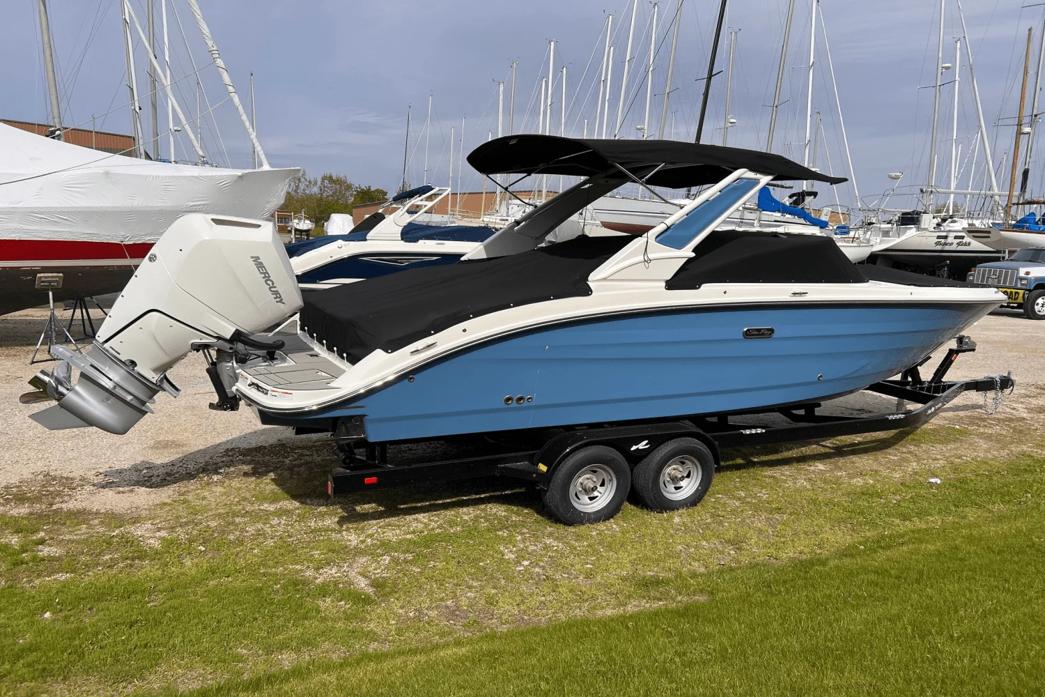 2025 Sea Ray SDX 270 Outboard Image Thumbnail #2