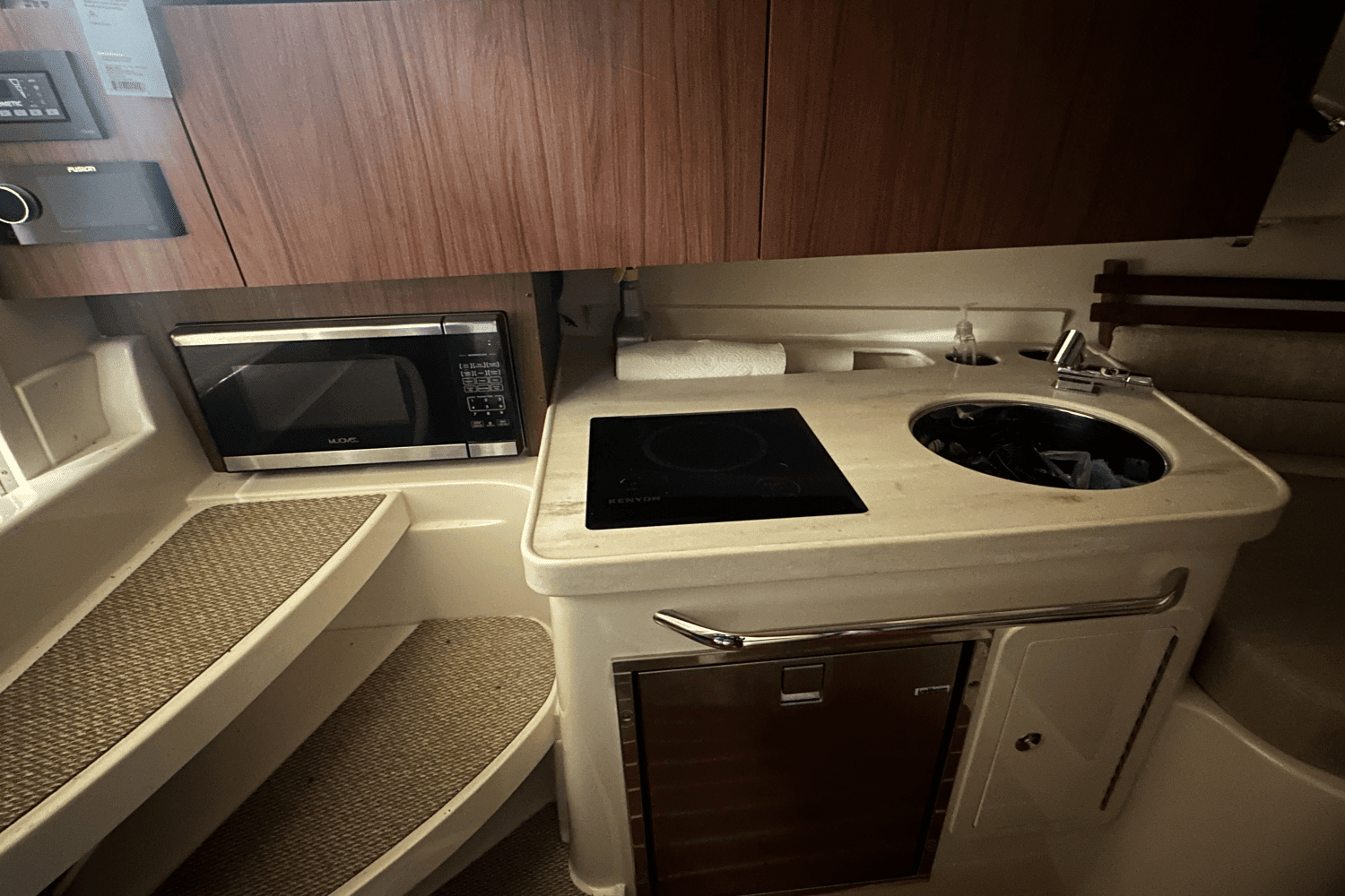 2021 Grady-White
                                                             300 MARLIN Image Thumbnail #16