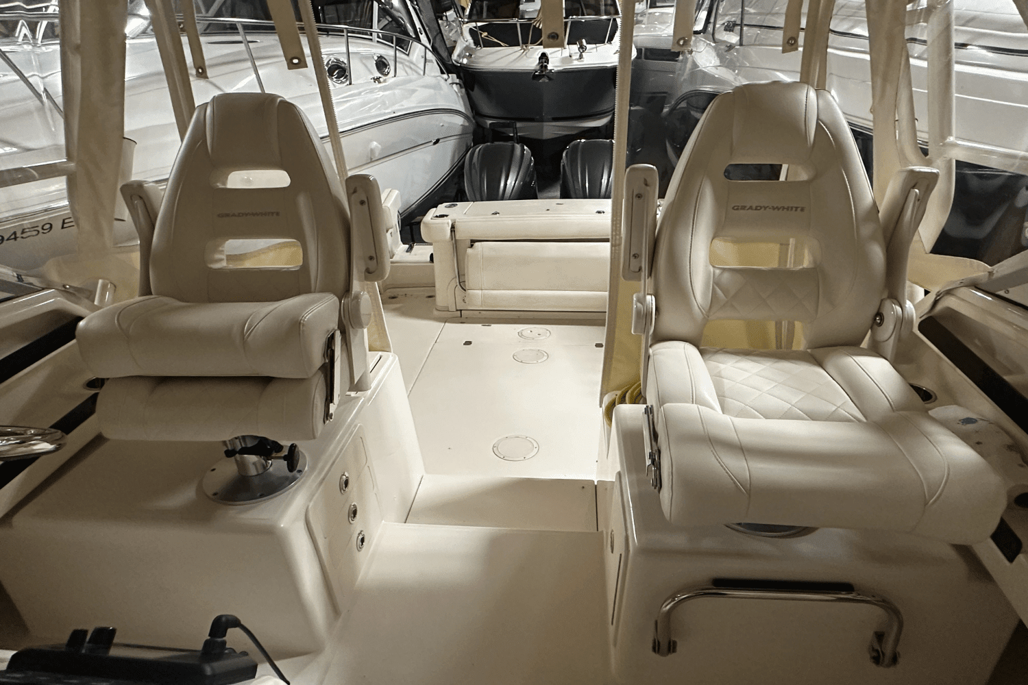 2021 Grady-White
                                                             300 MARLIN Image Thumbnail #15