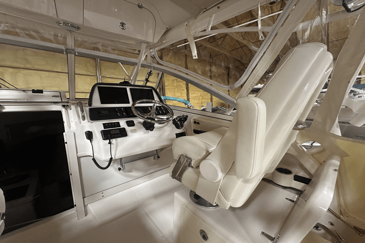 2021 Grady-White
                                                             300 MARLIN Image Thumbnail #11