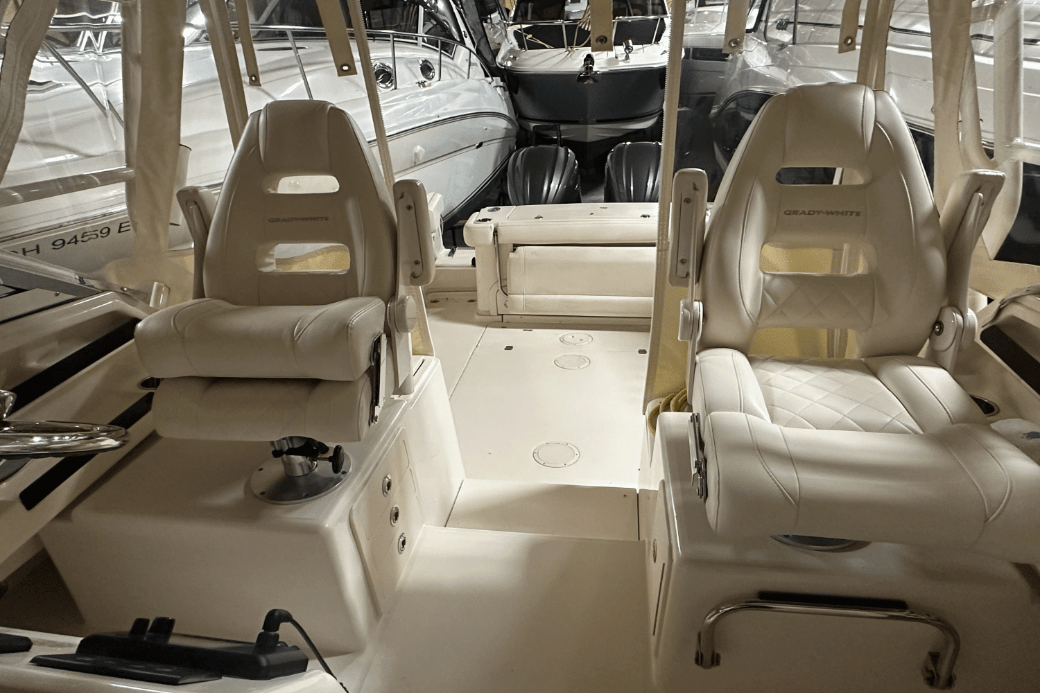 2021 Grady-White
                                                             300 MARLIN Image Thumbnail #14